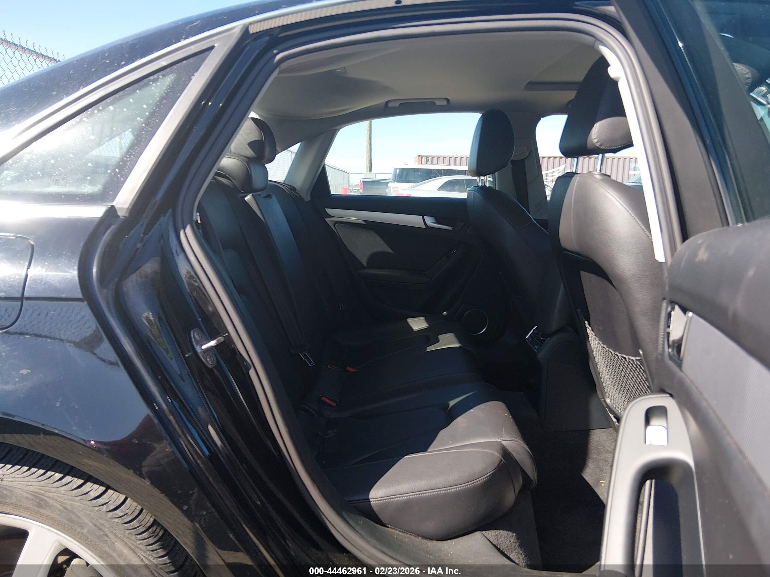 AUDI A4 image 8