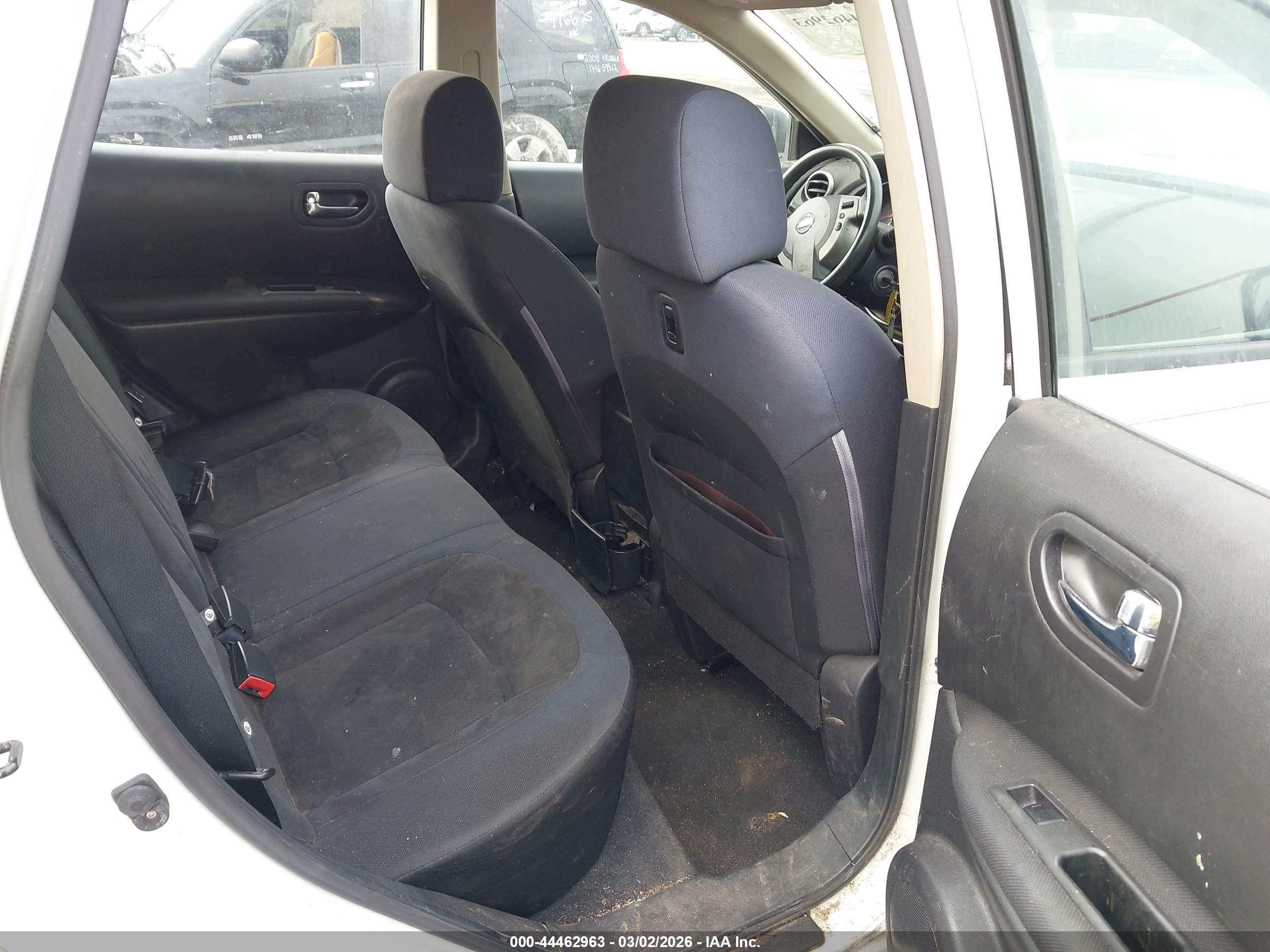 NISSAN ROGUE image 8