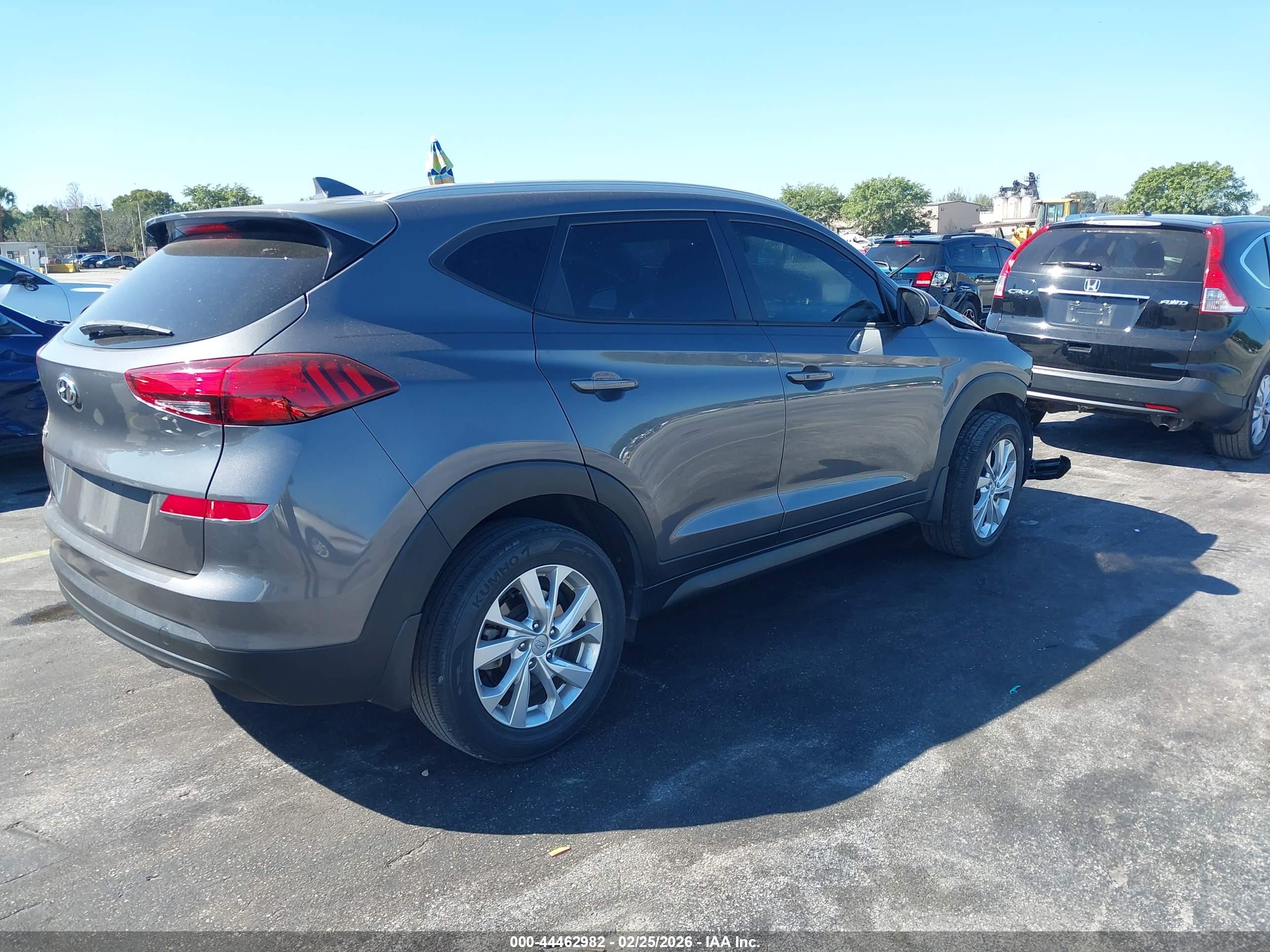 HYUNDAI TUCSON image 4