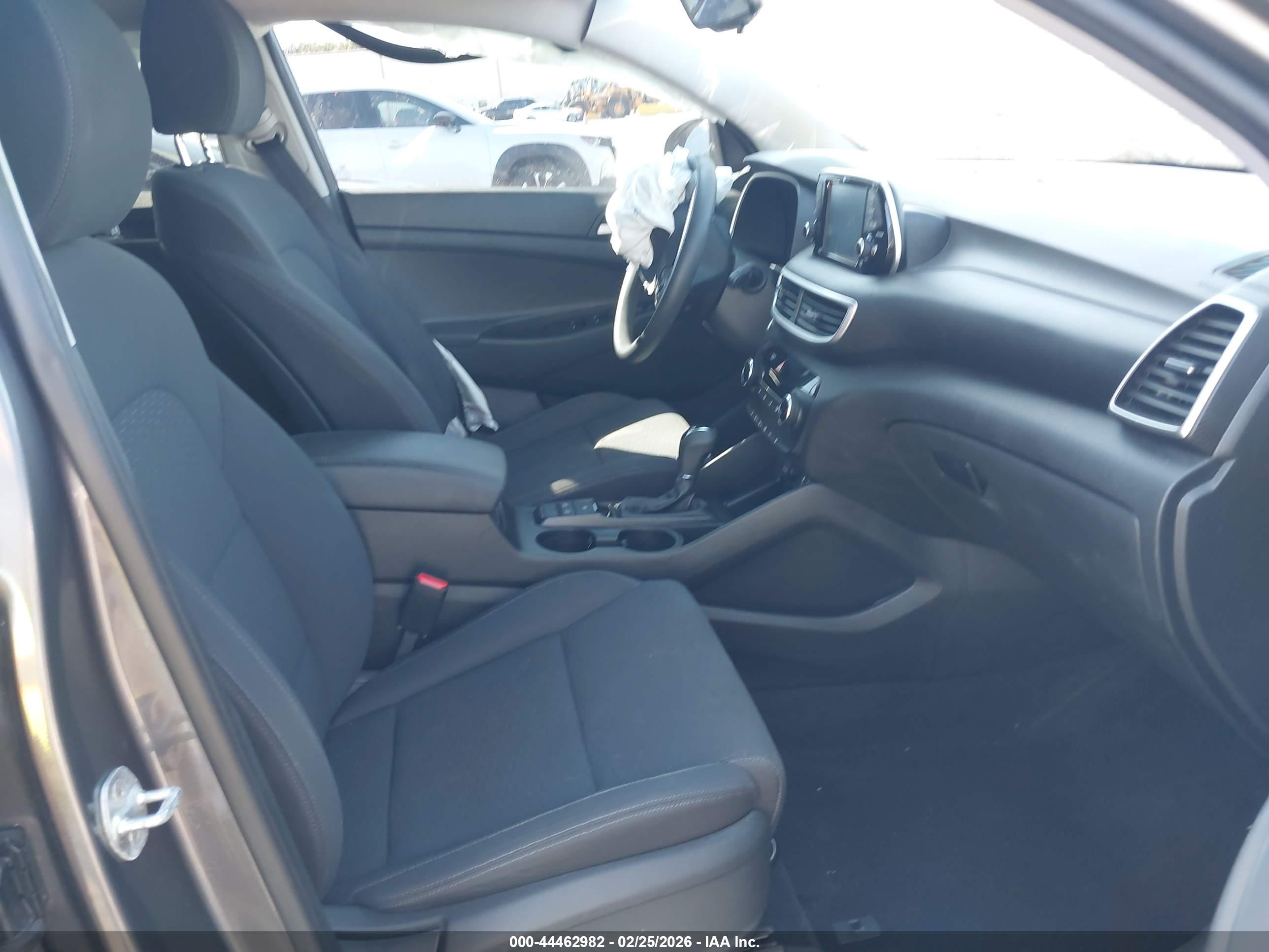 HYUNDAI TUCSON image 5