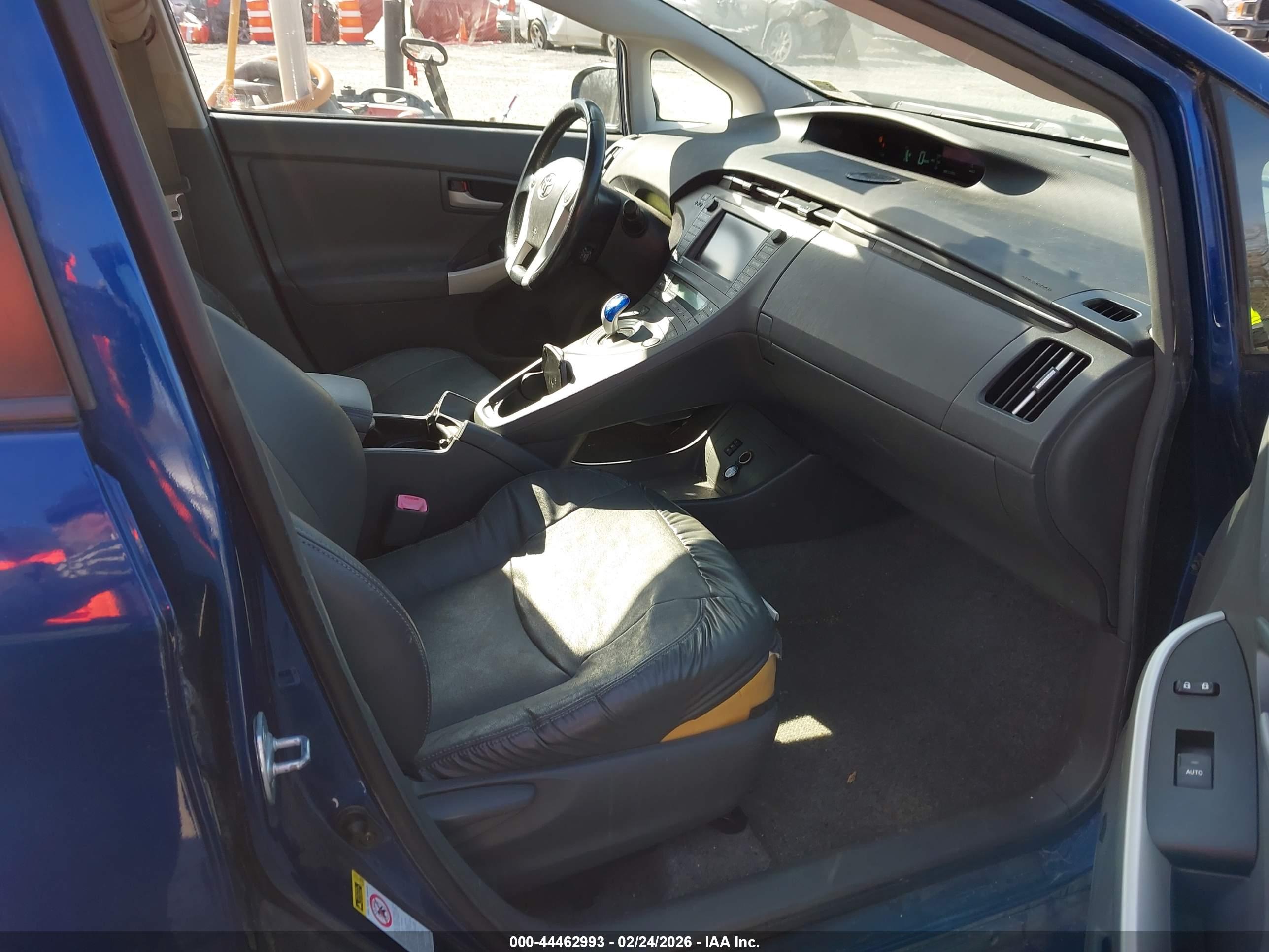 TOYOTA PRIUS image 5