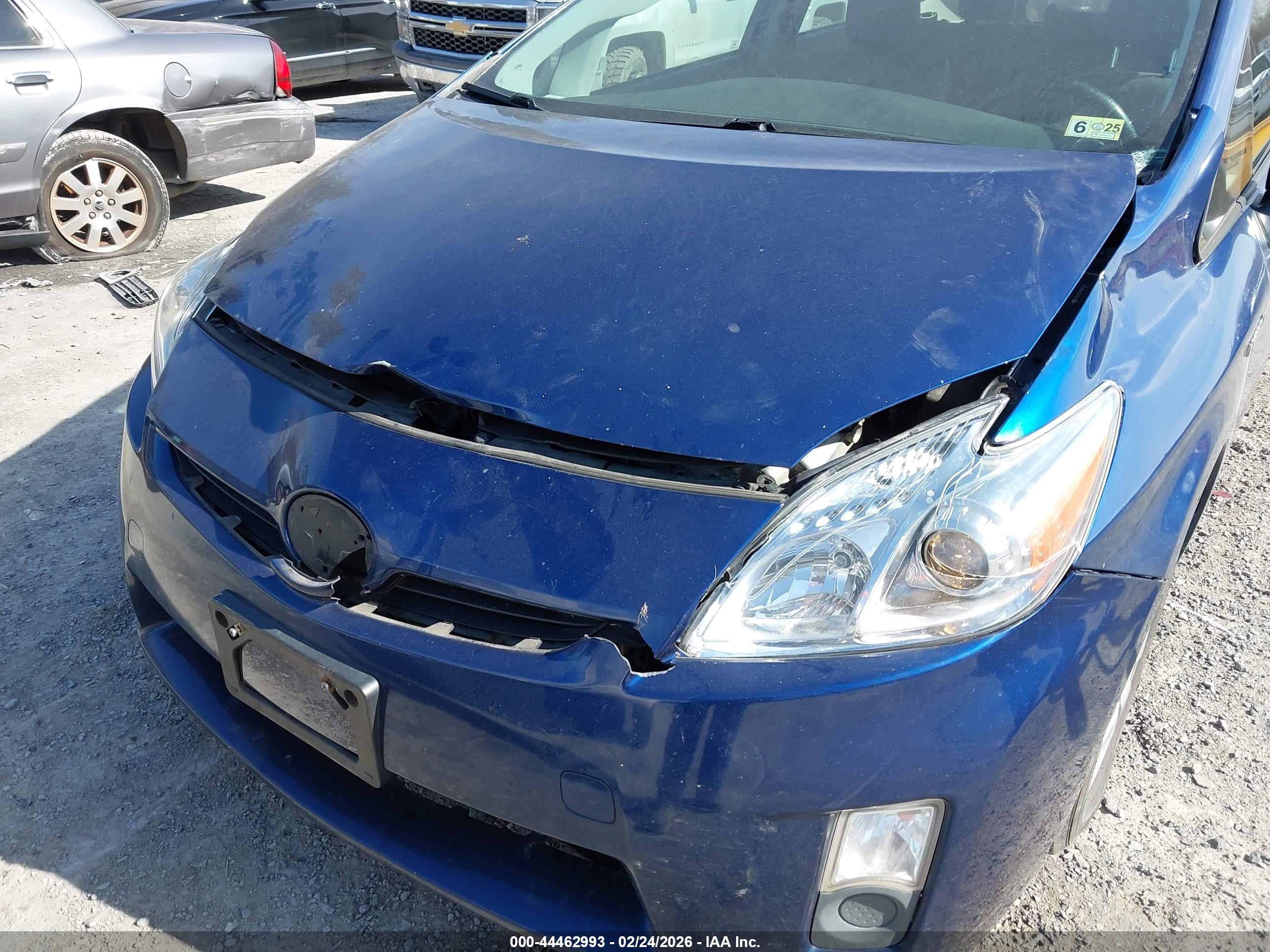 TOYOTA PRIUS image 6