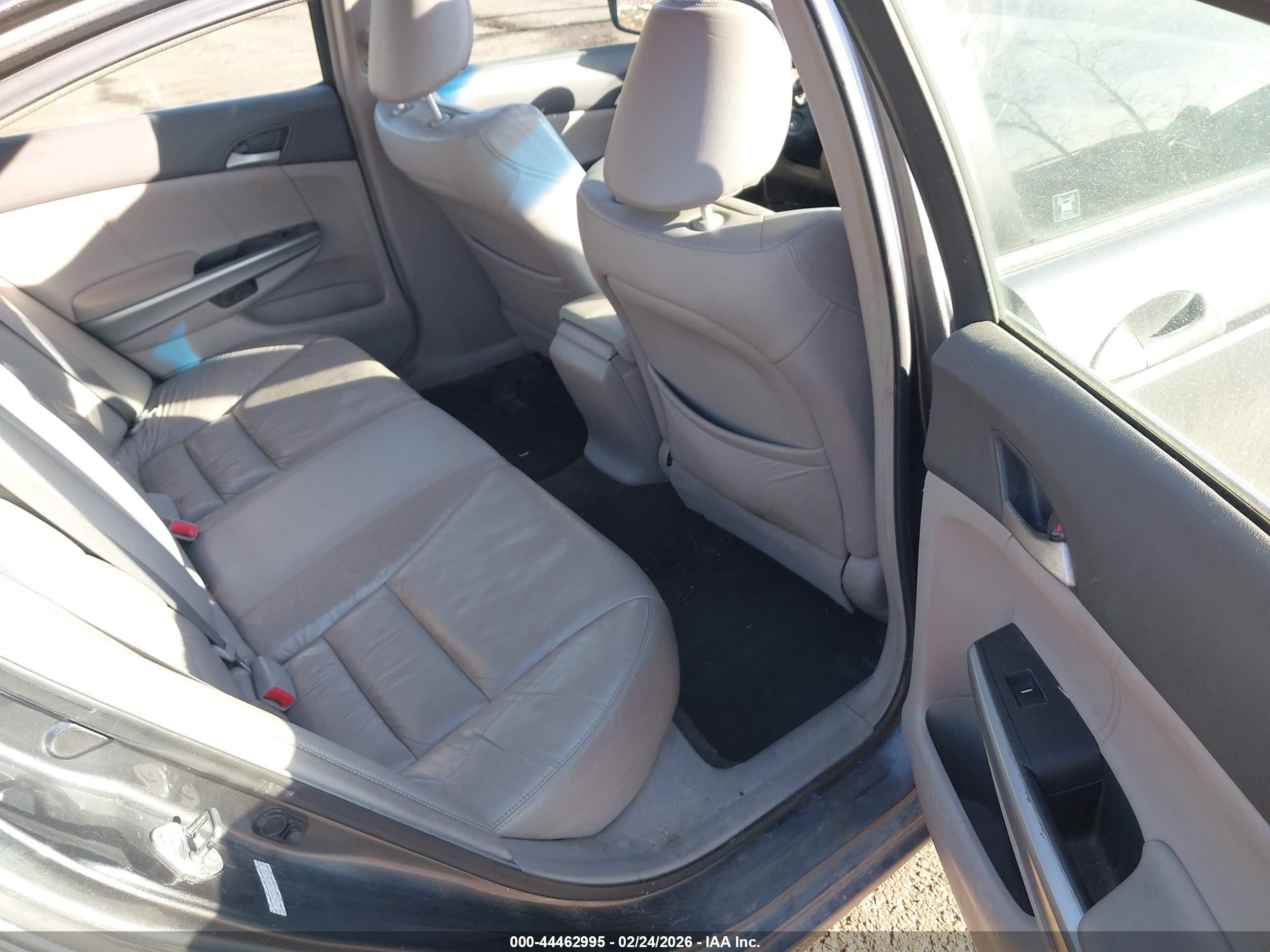 HONDA ACCORD image 8