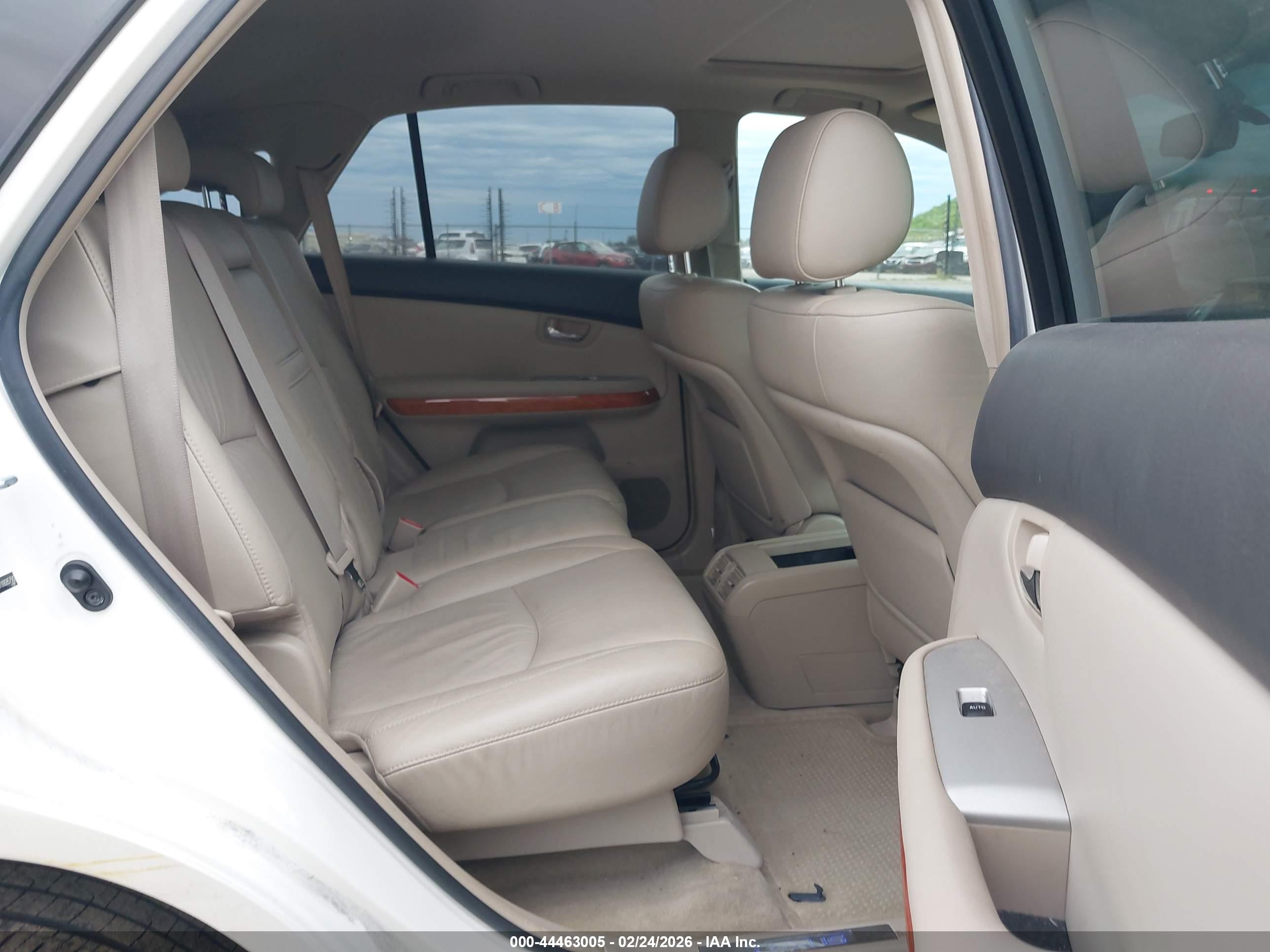LEXUS RX image 8