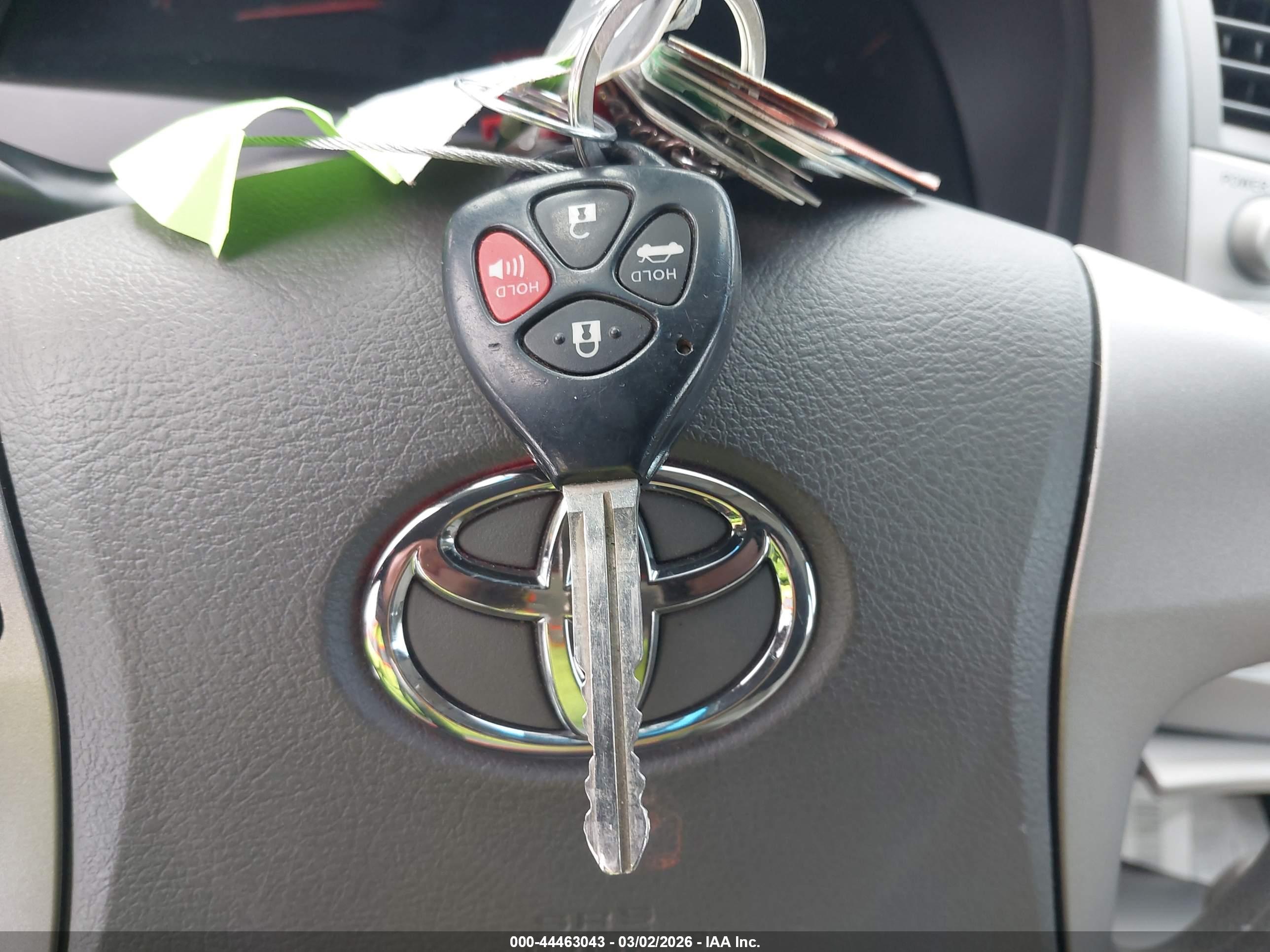 TOYOTA CAMRY image 11