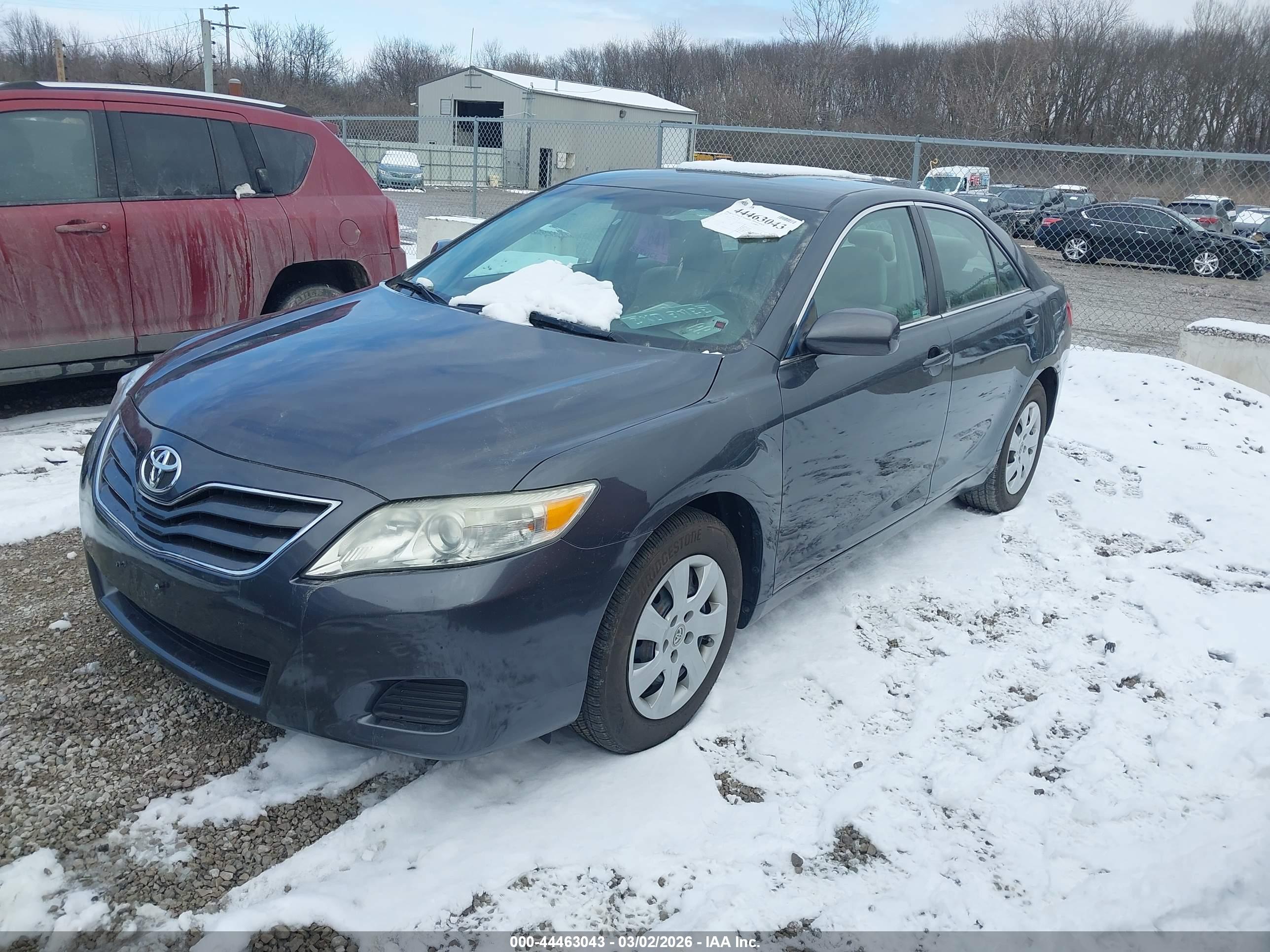 TOYOTA CAMRY image 2