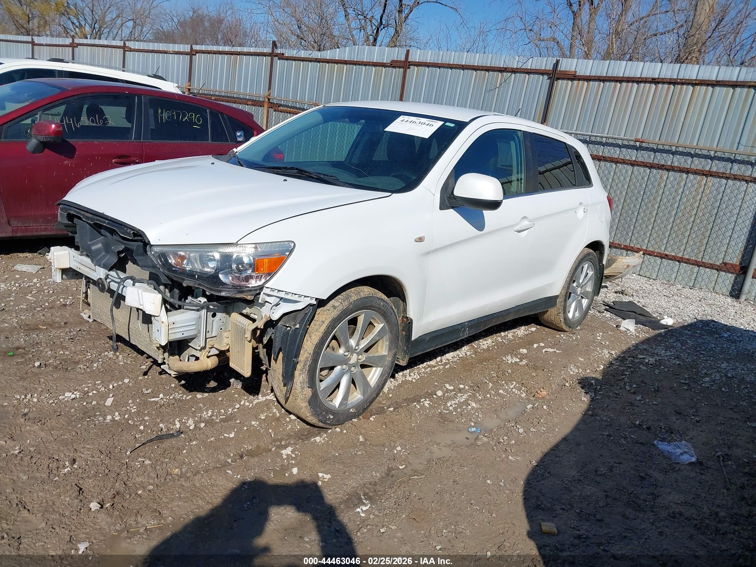MITSUBISHI OUTLANDER image 2