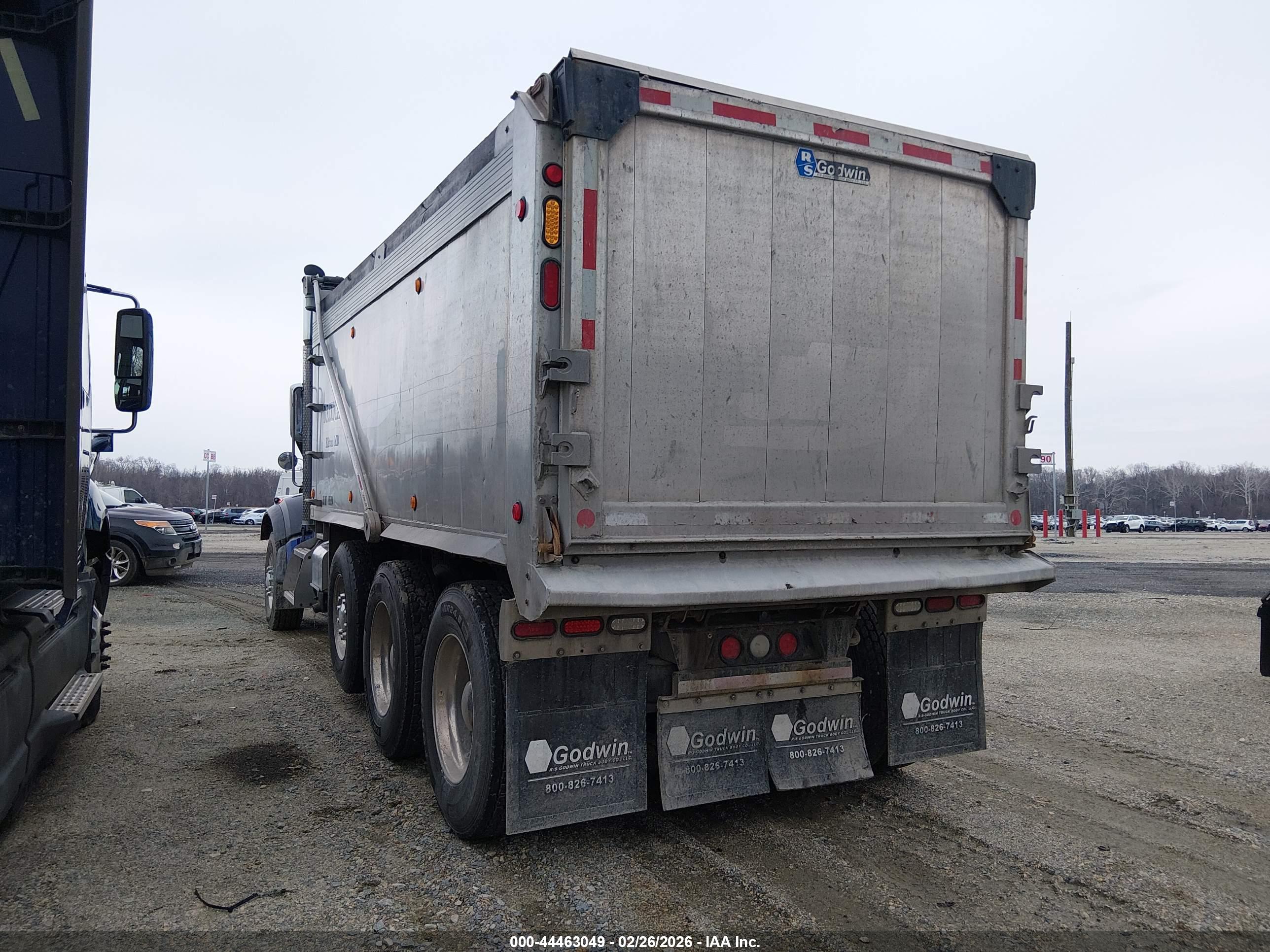 PETERBILT 567 image 3