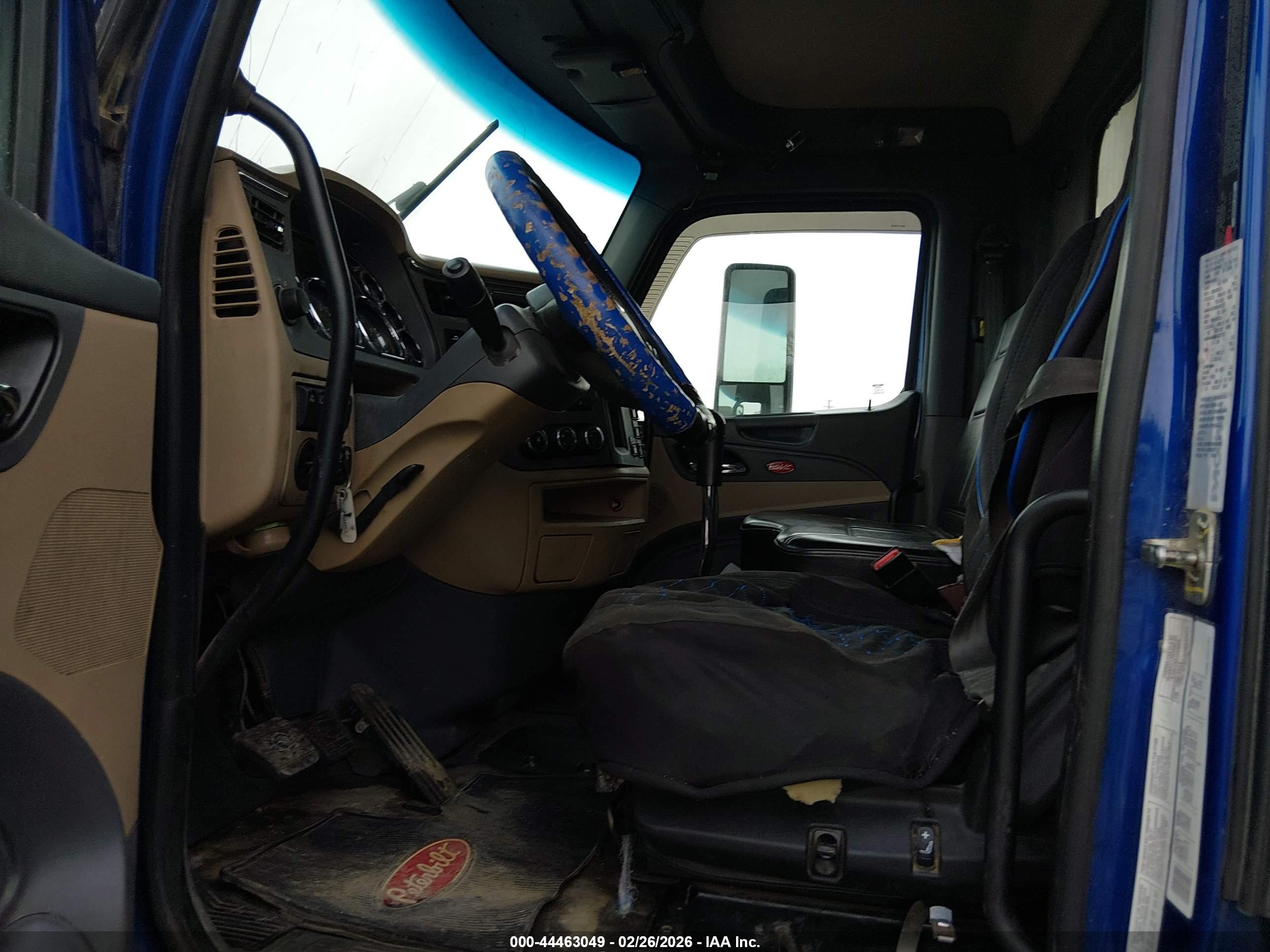 PETERBILT 567 image 7