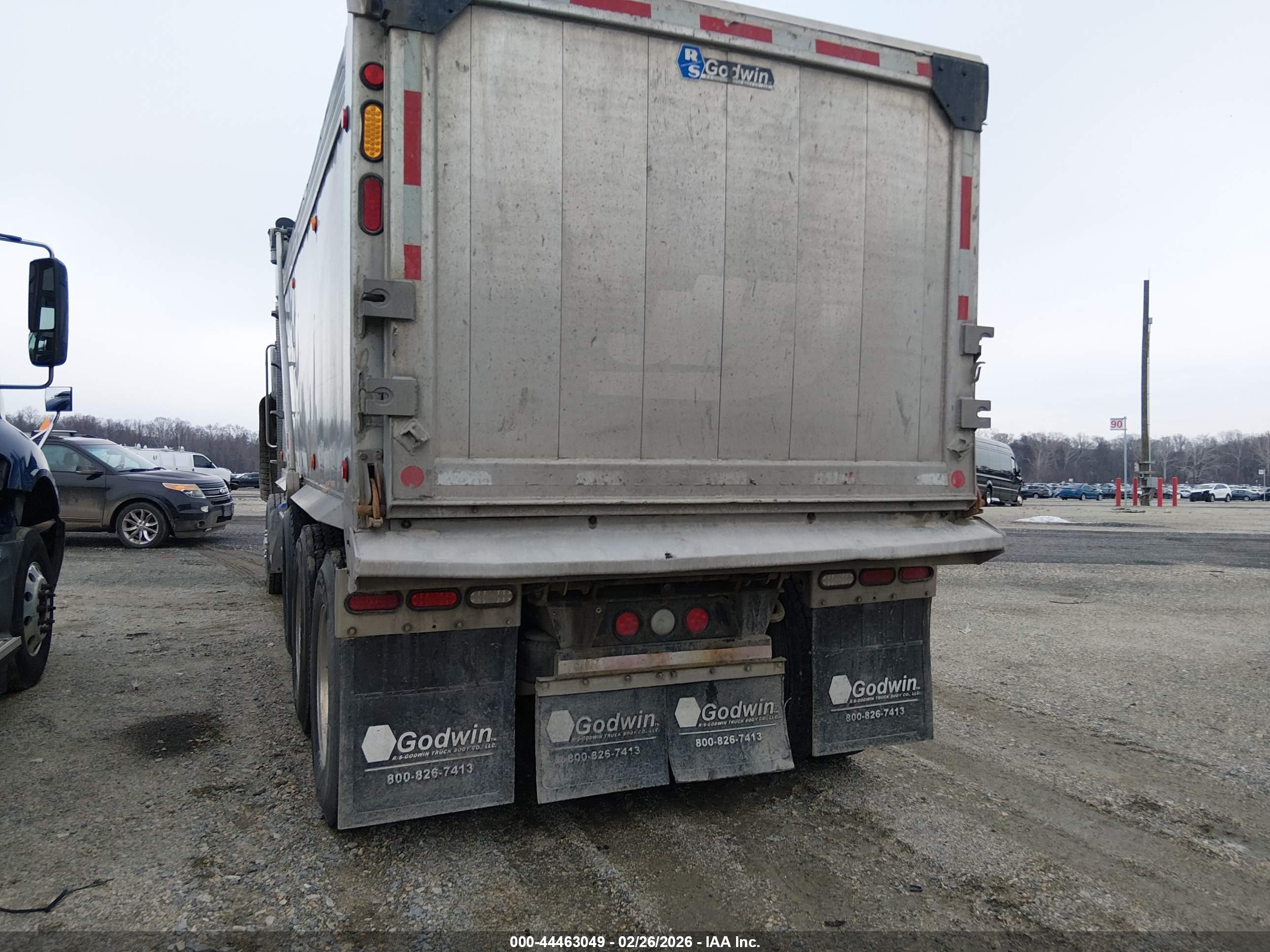 PETERBILT 567 image 8