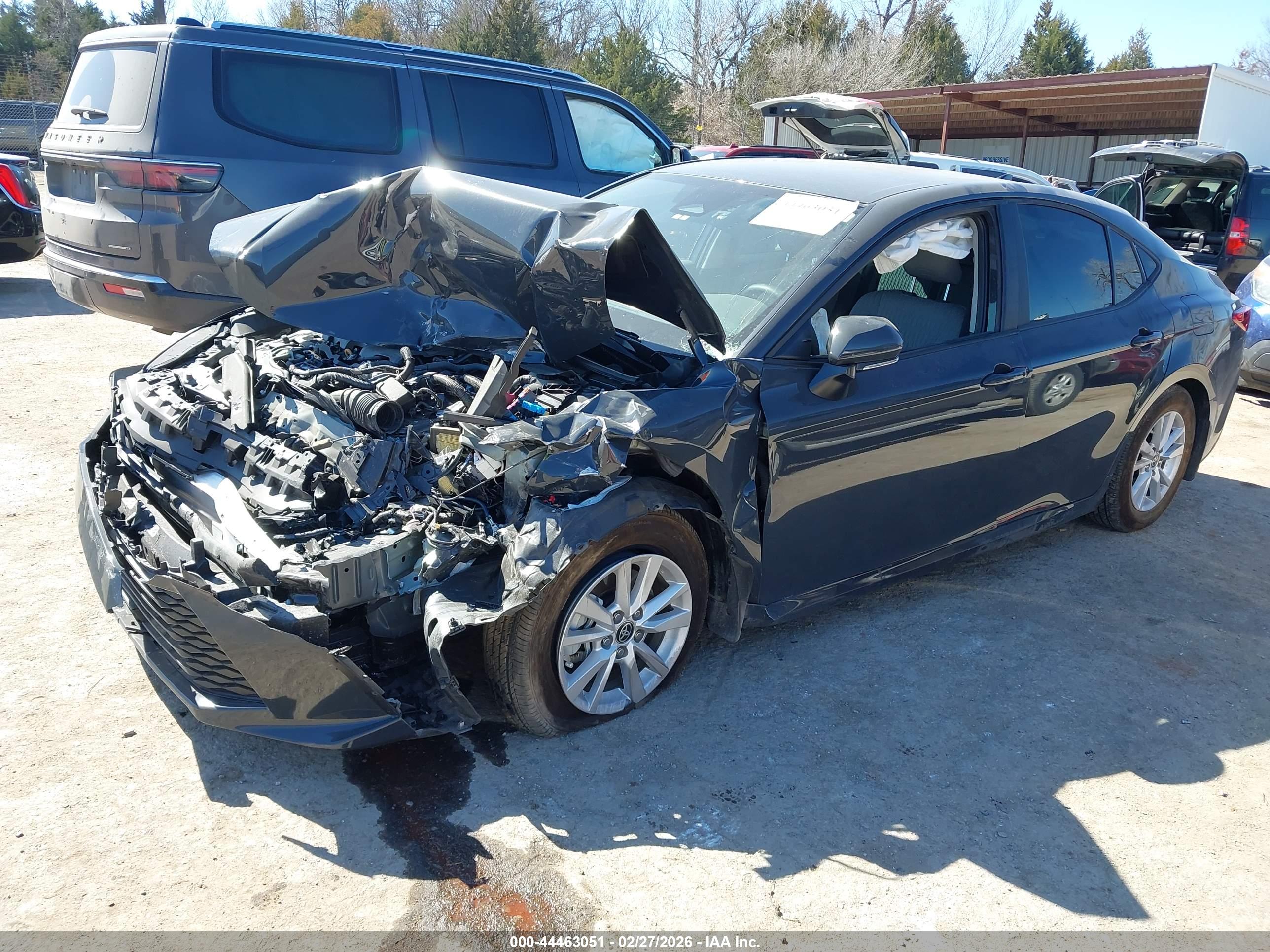 TOYOTA CAMRY image 2