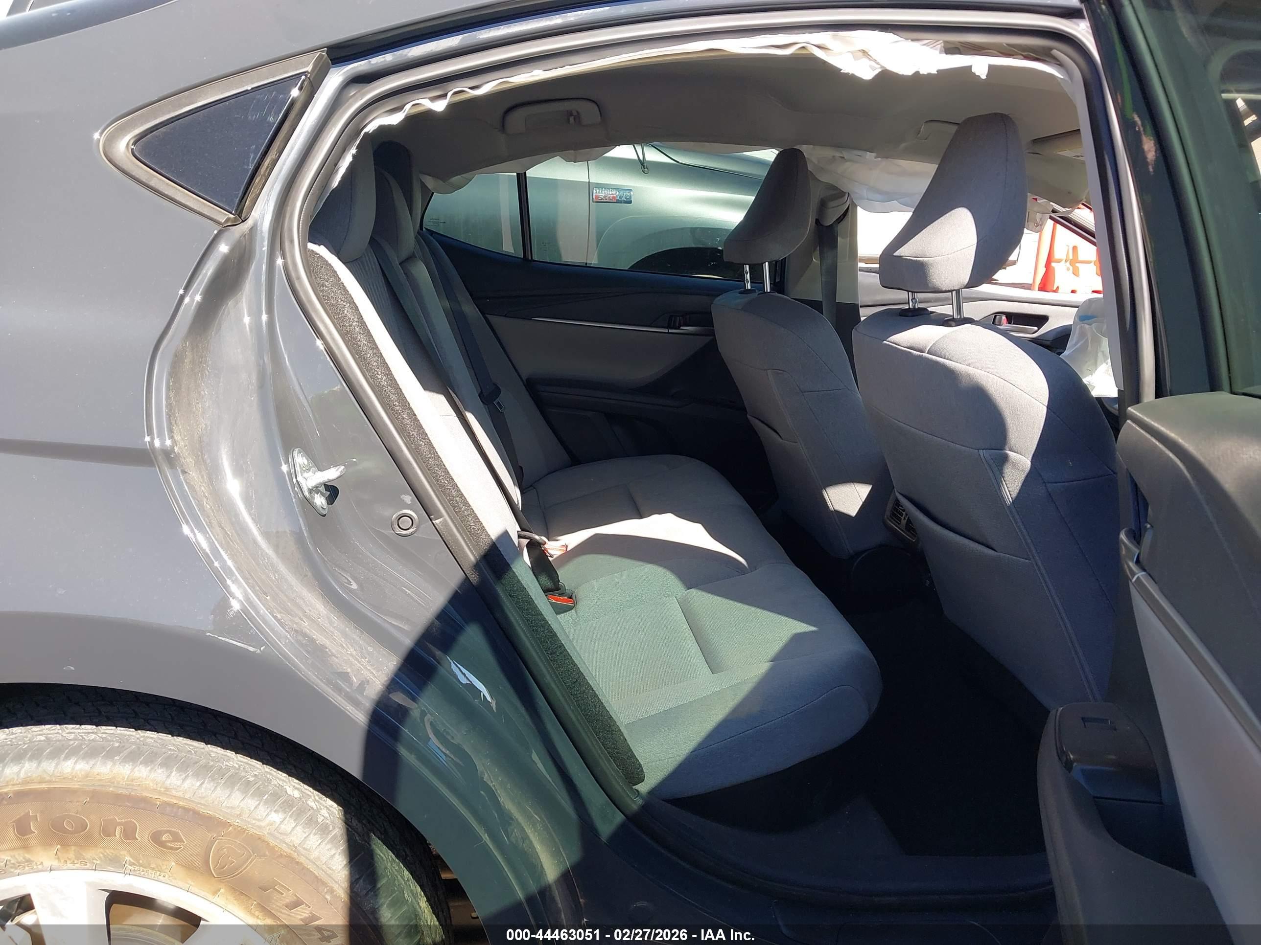 TOYOTA CAMRY image 8