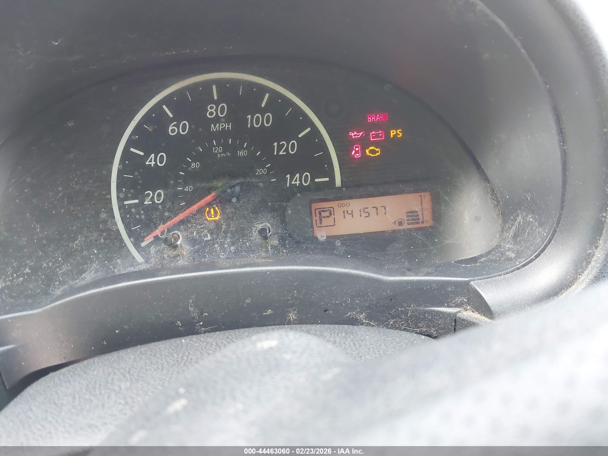 NISSAN VERSA image 7