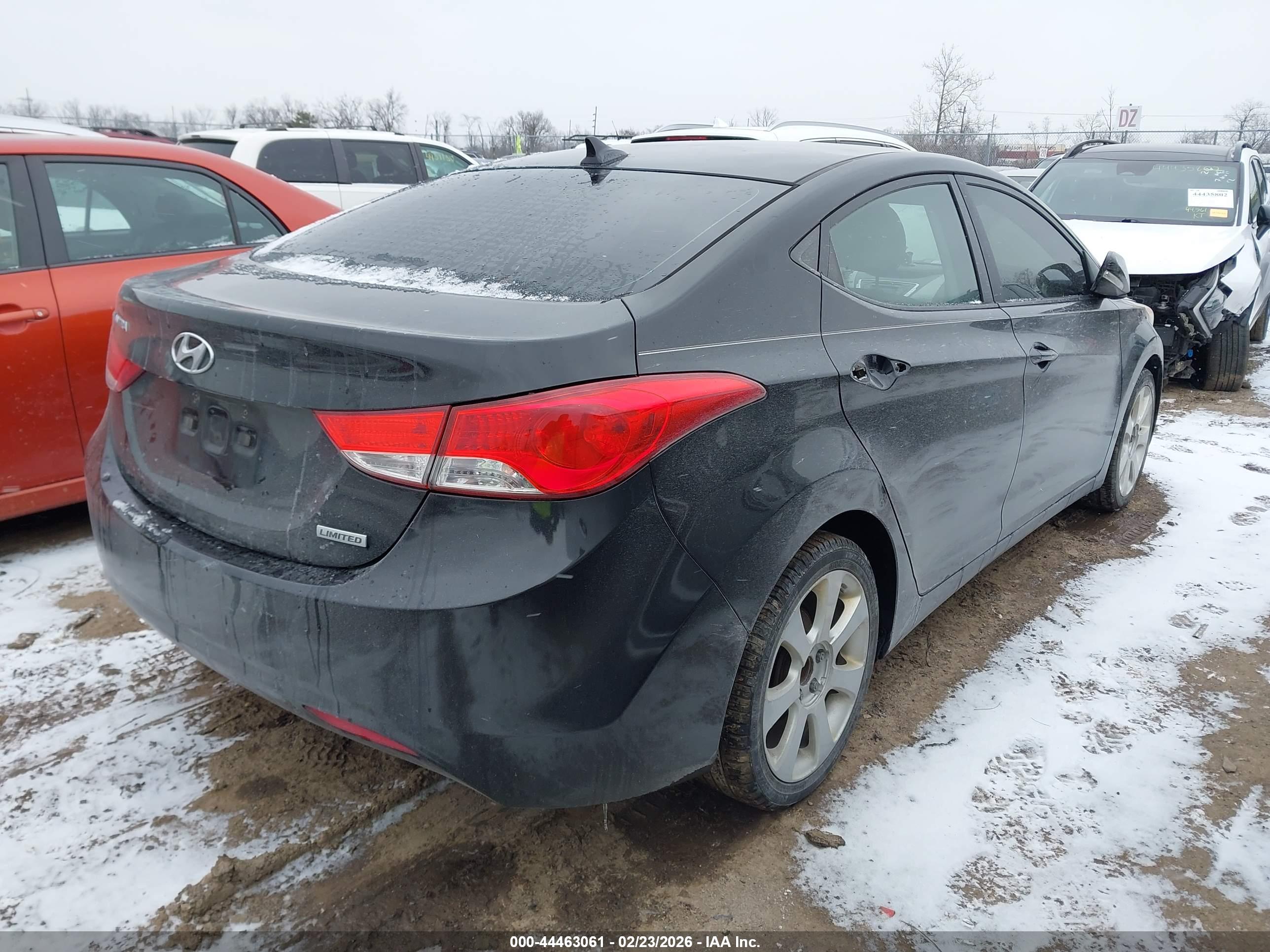 HYUNDAI ELANTRA image 4