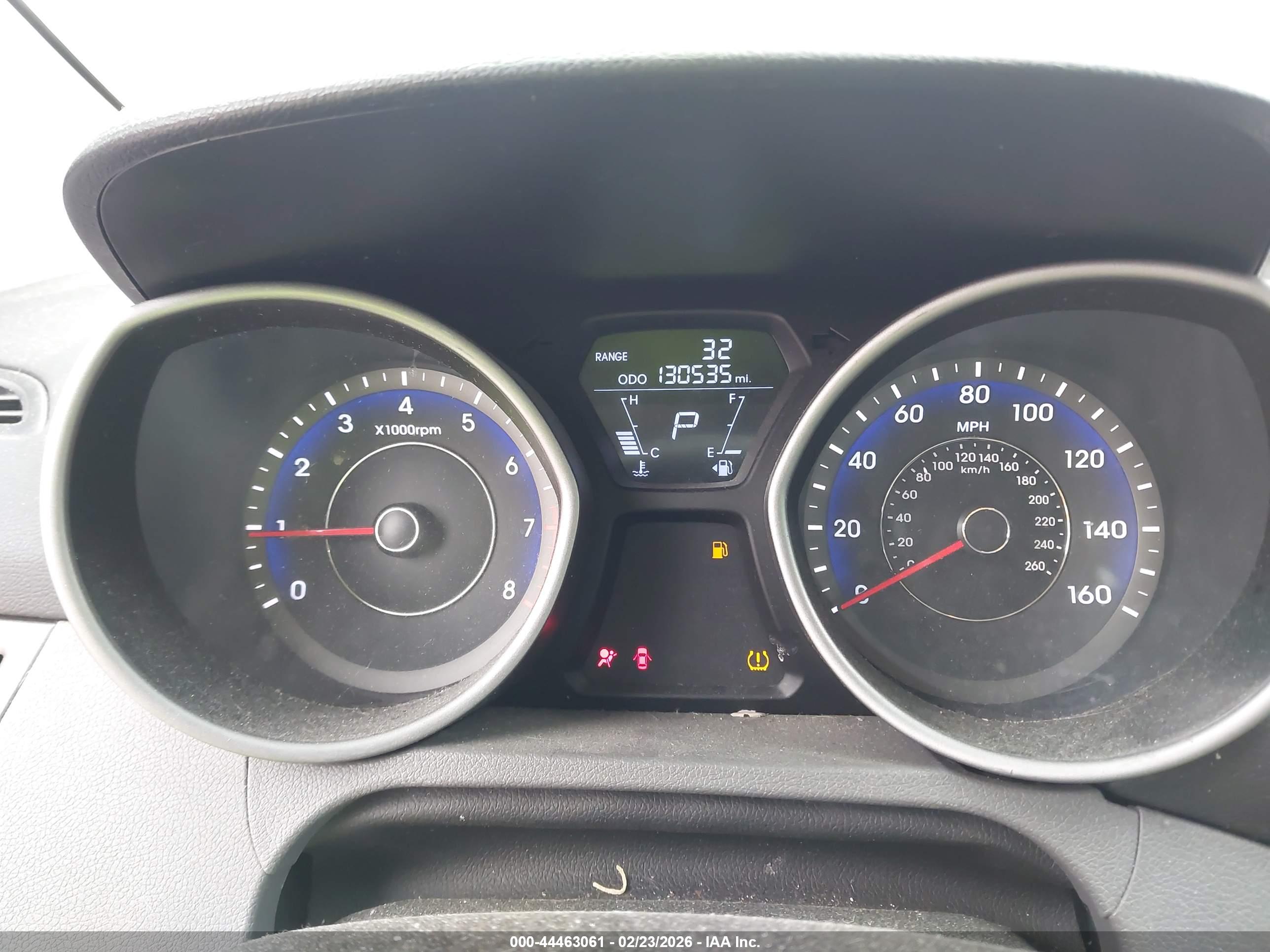 HYUNDAI ELANTRA image 7