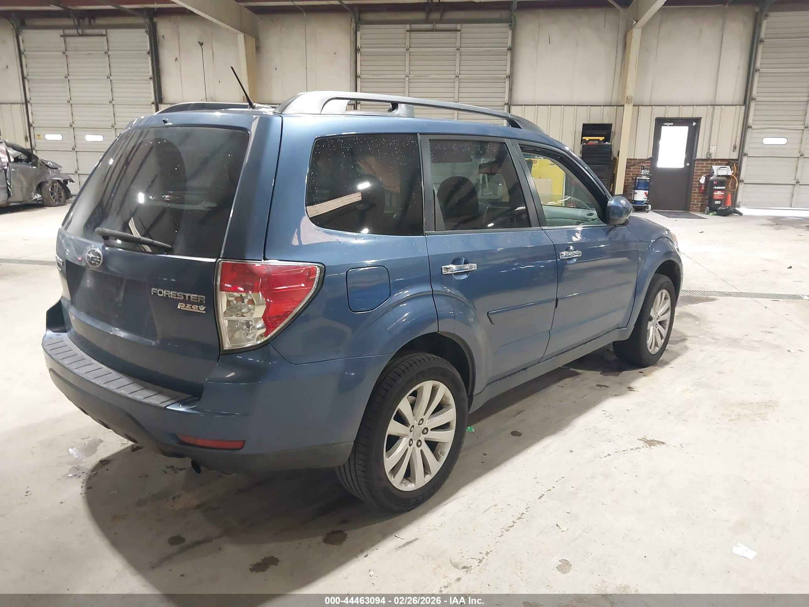 SUBARU FORESTER image 4