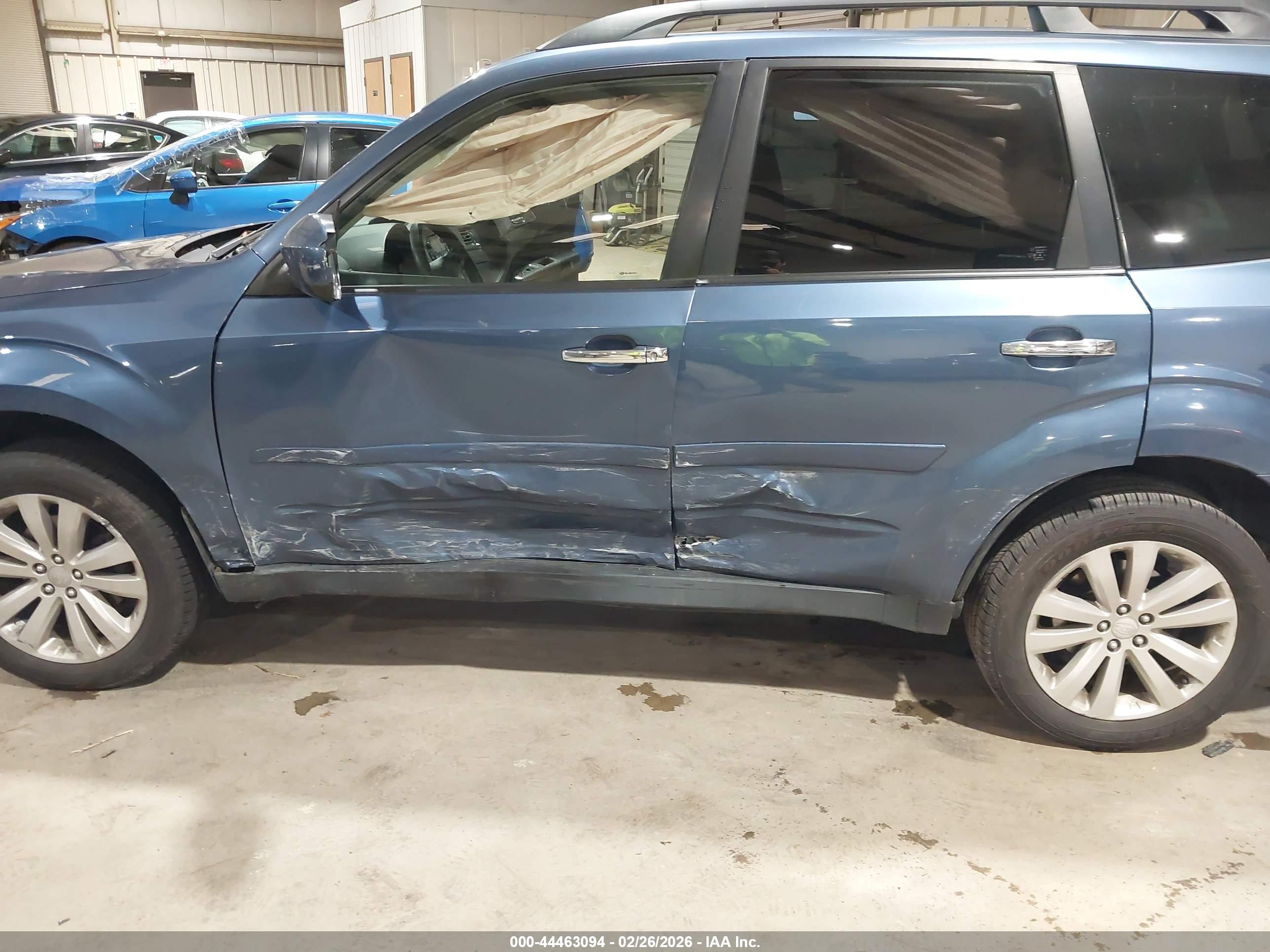 SUBARU FORESTER image 6