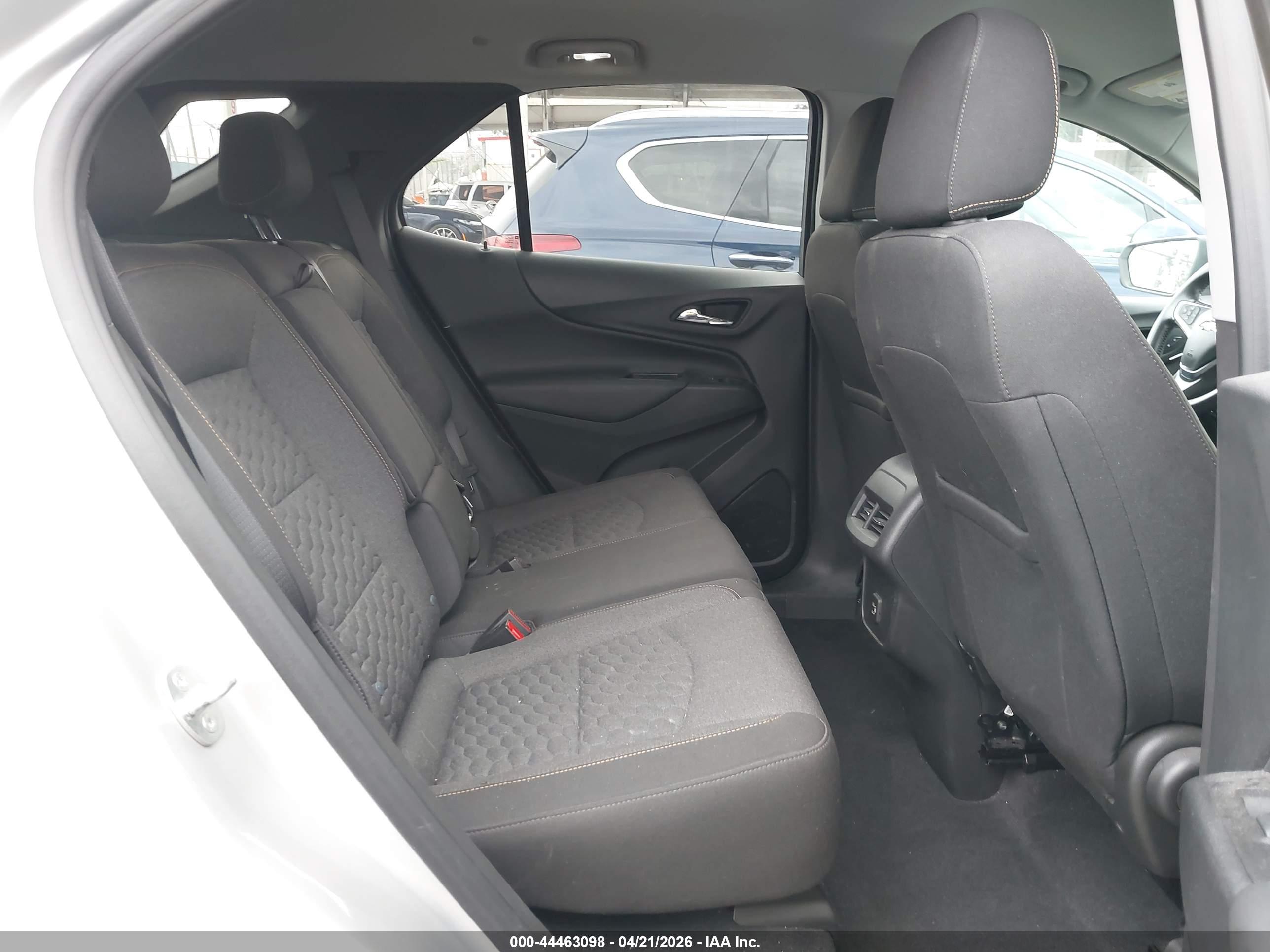 CHEVROLET EQUINOX image 8