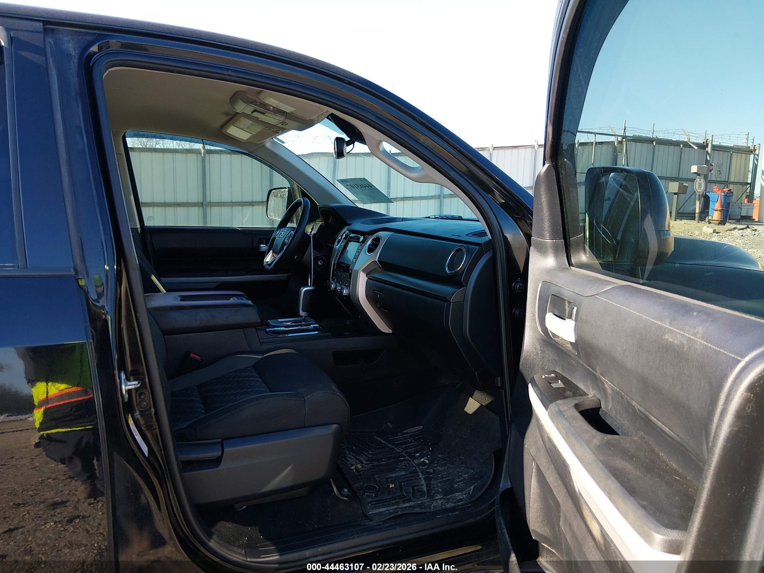 TOYOTA TUNDRA image 5