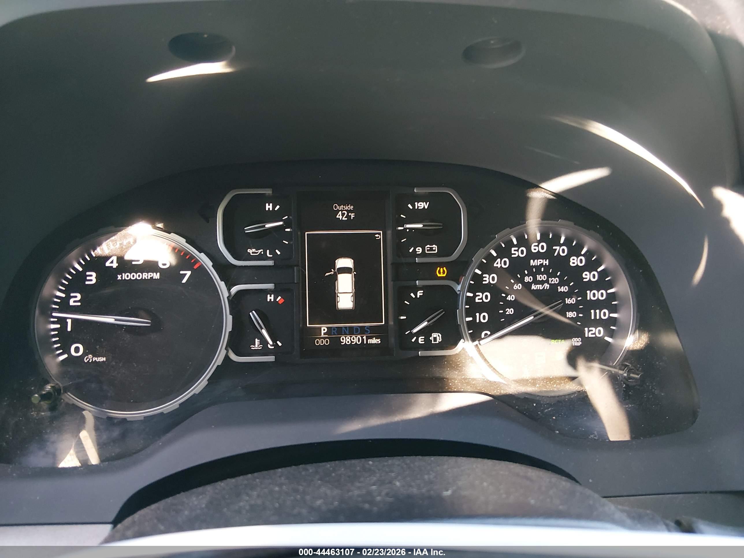 TOYOTA TUNDRA image 7