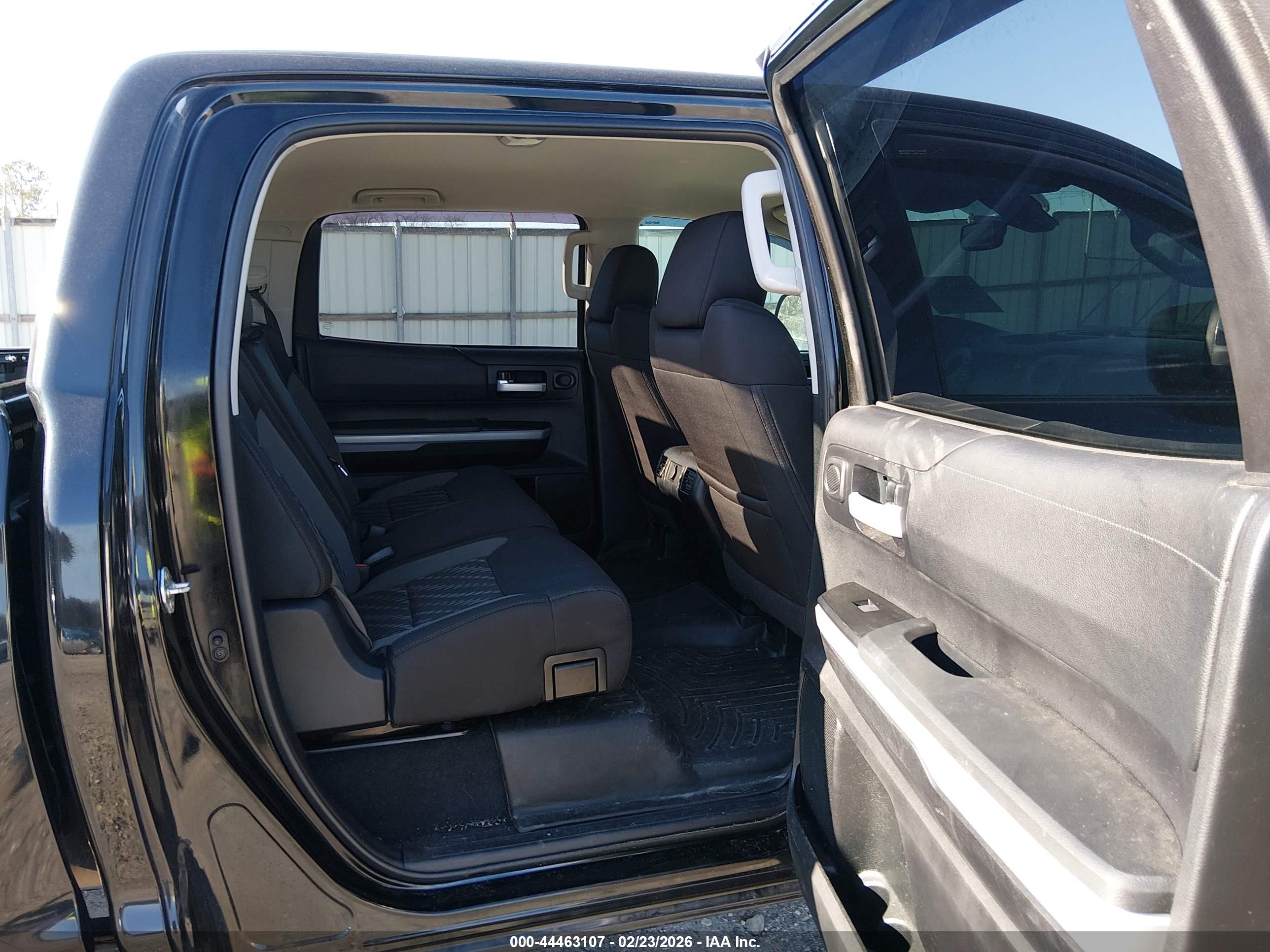 TOYOTA TUNDRA image 8