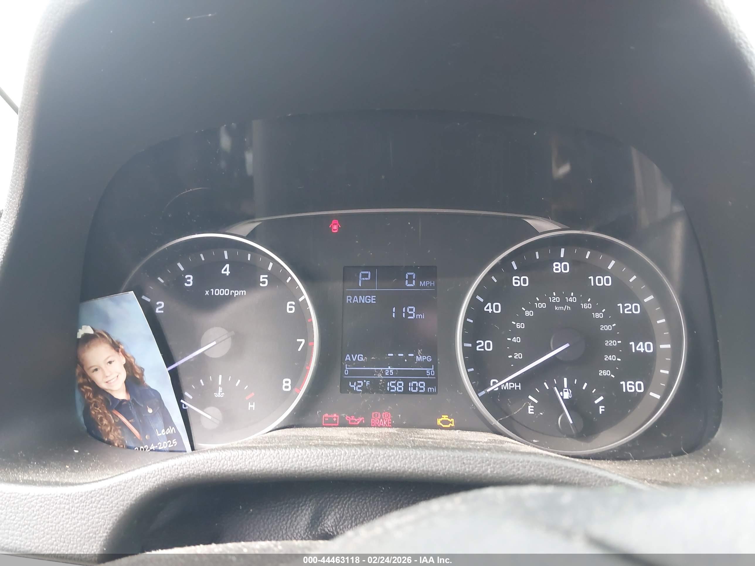 HYUNDAI ELANTRA image 7