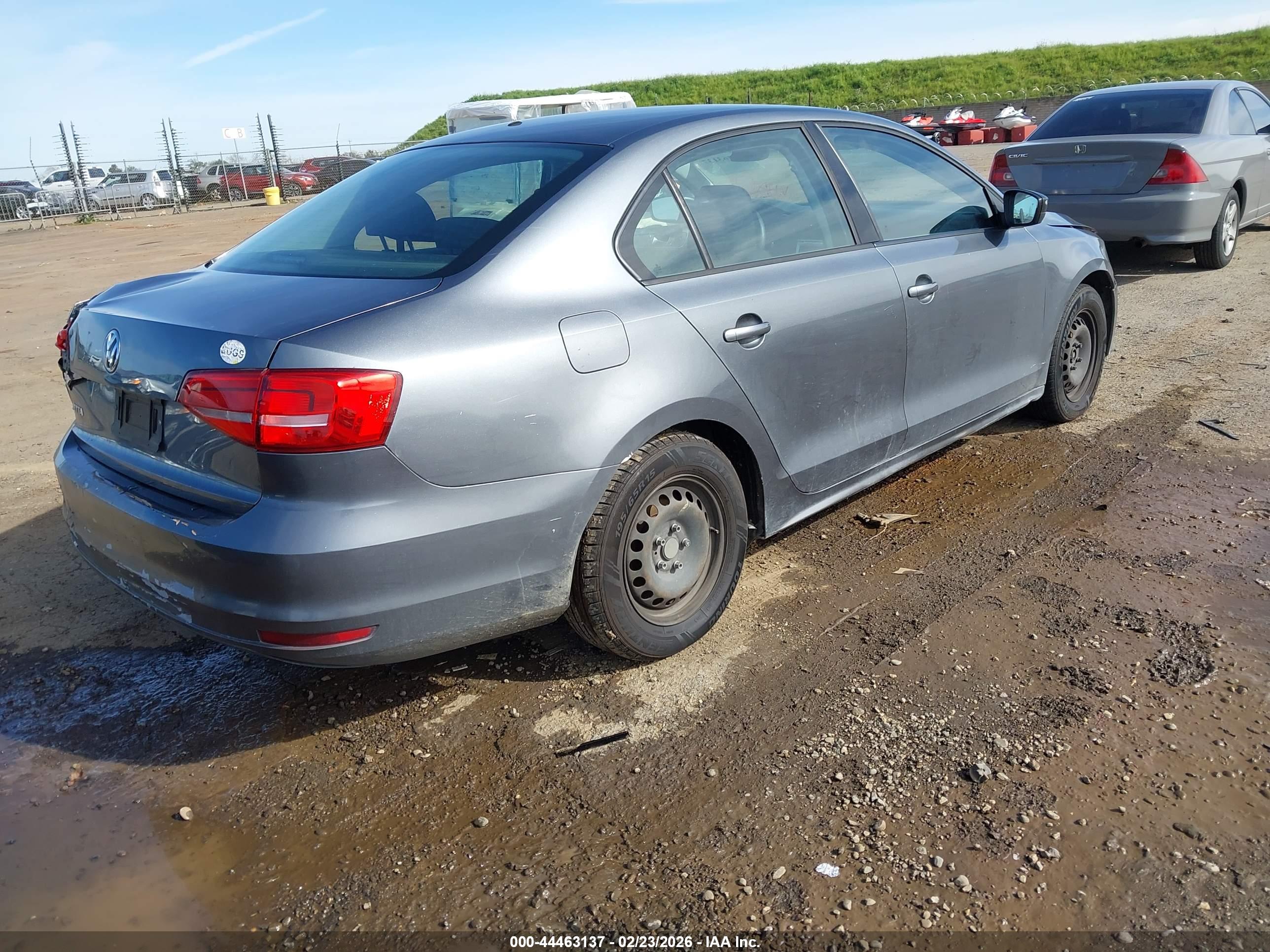 VOLKSWAGEN JETTA image 4