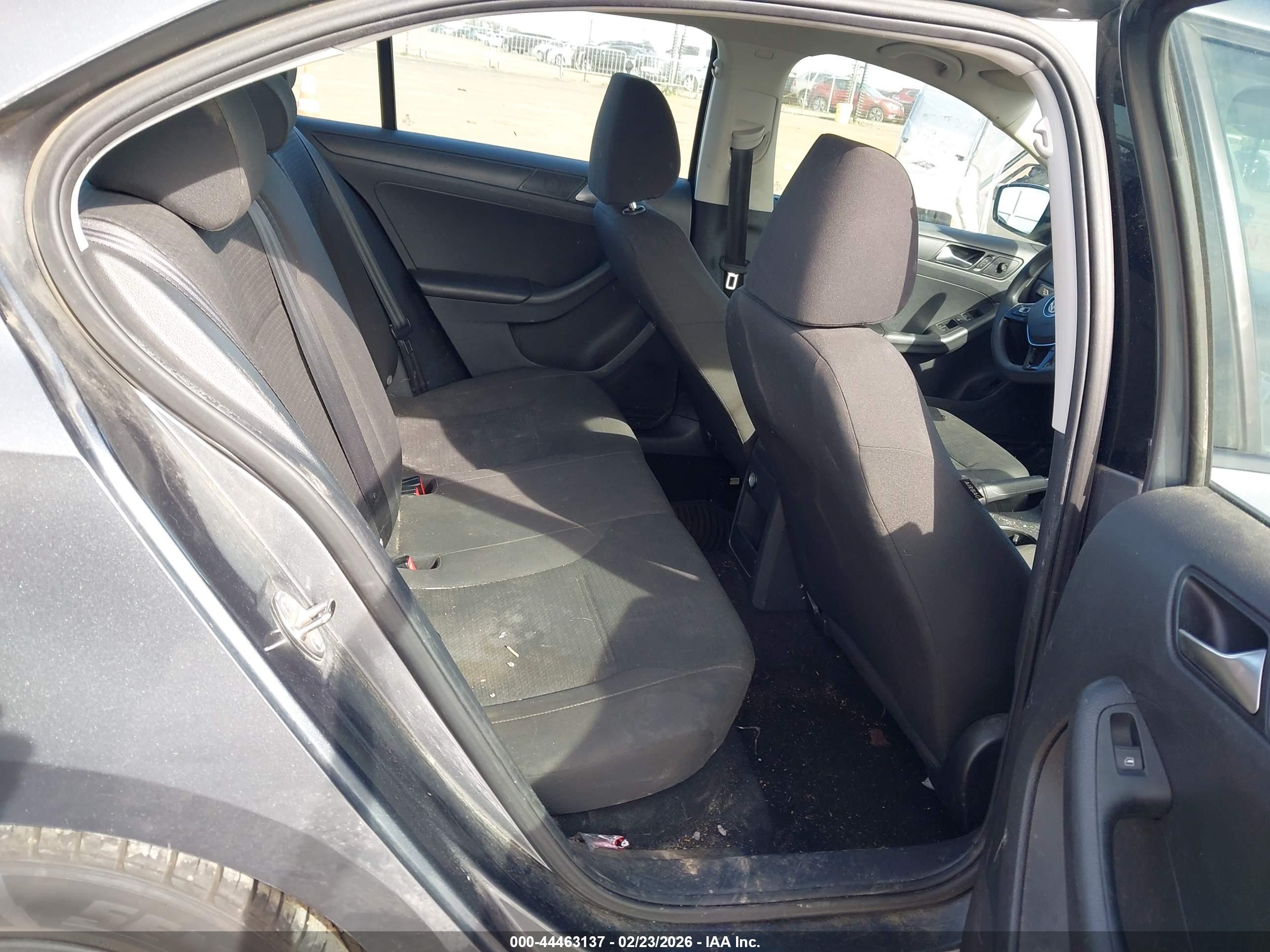 VOLKSWAGEN JETTA image 8