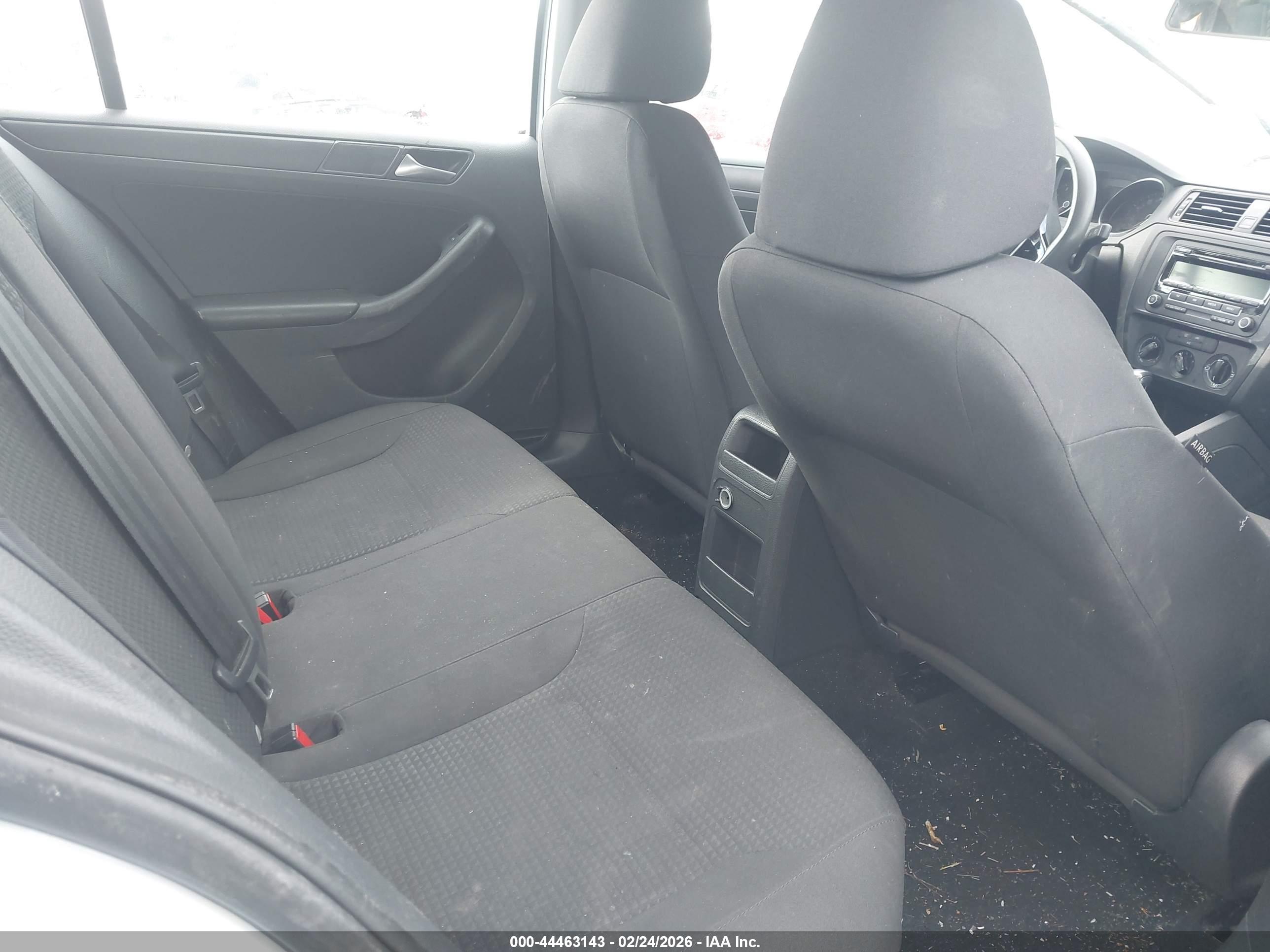 VOLKSWAGEN JETTA image 8