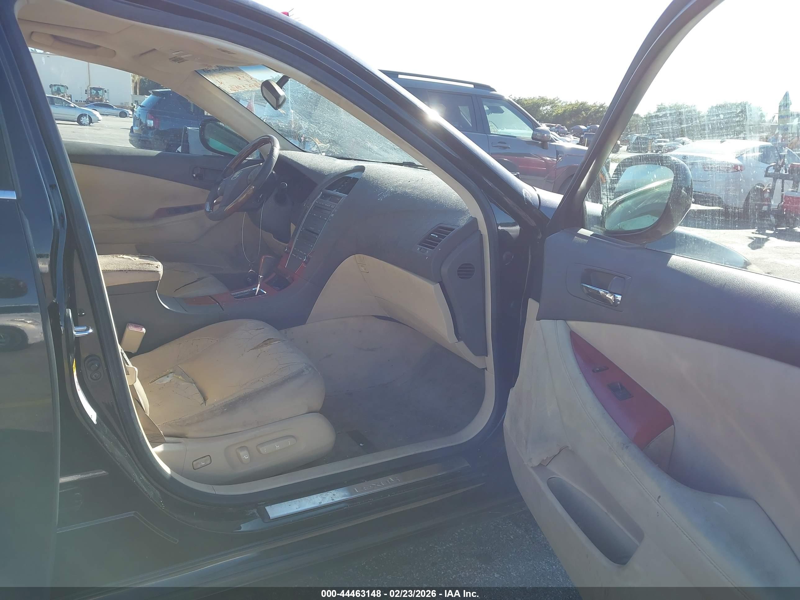 LEXUS ES image 5