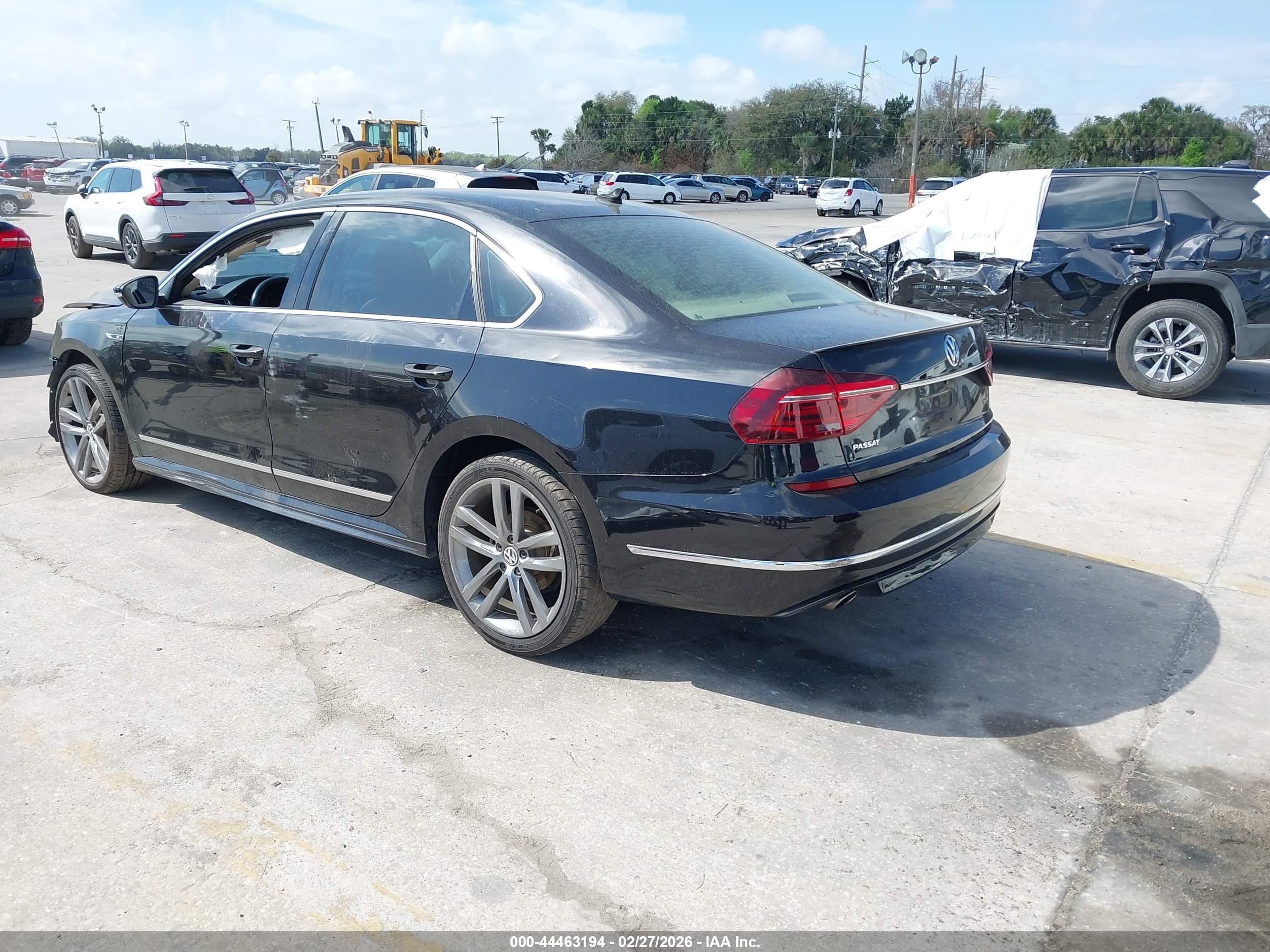 VOLKSWAGEN PASSAT image 3