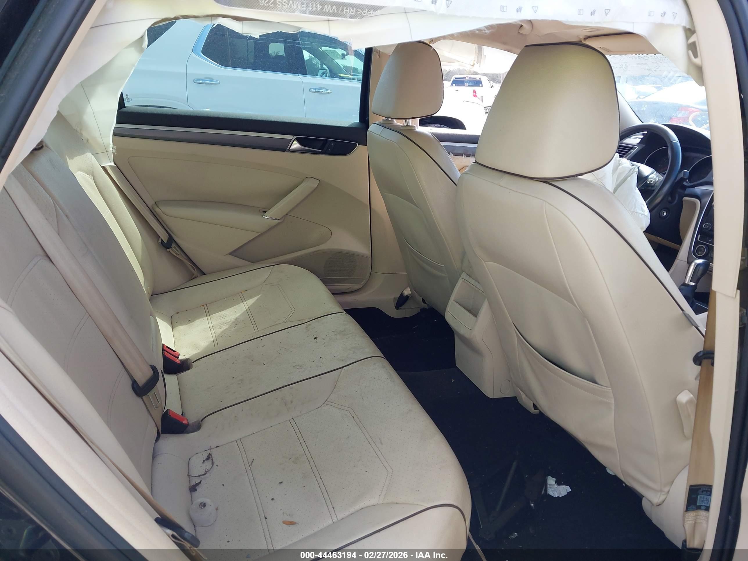 VOLKSWAGEN PASSAT image 8