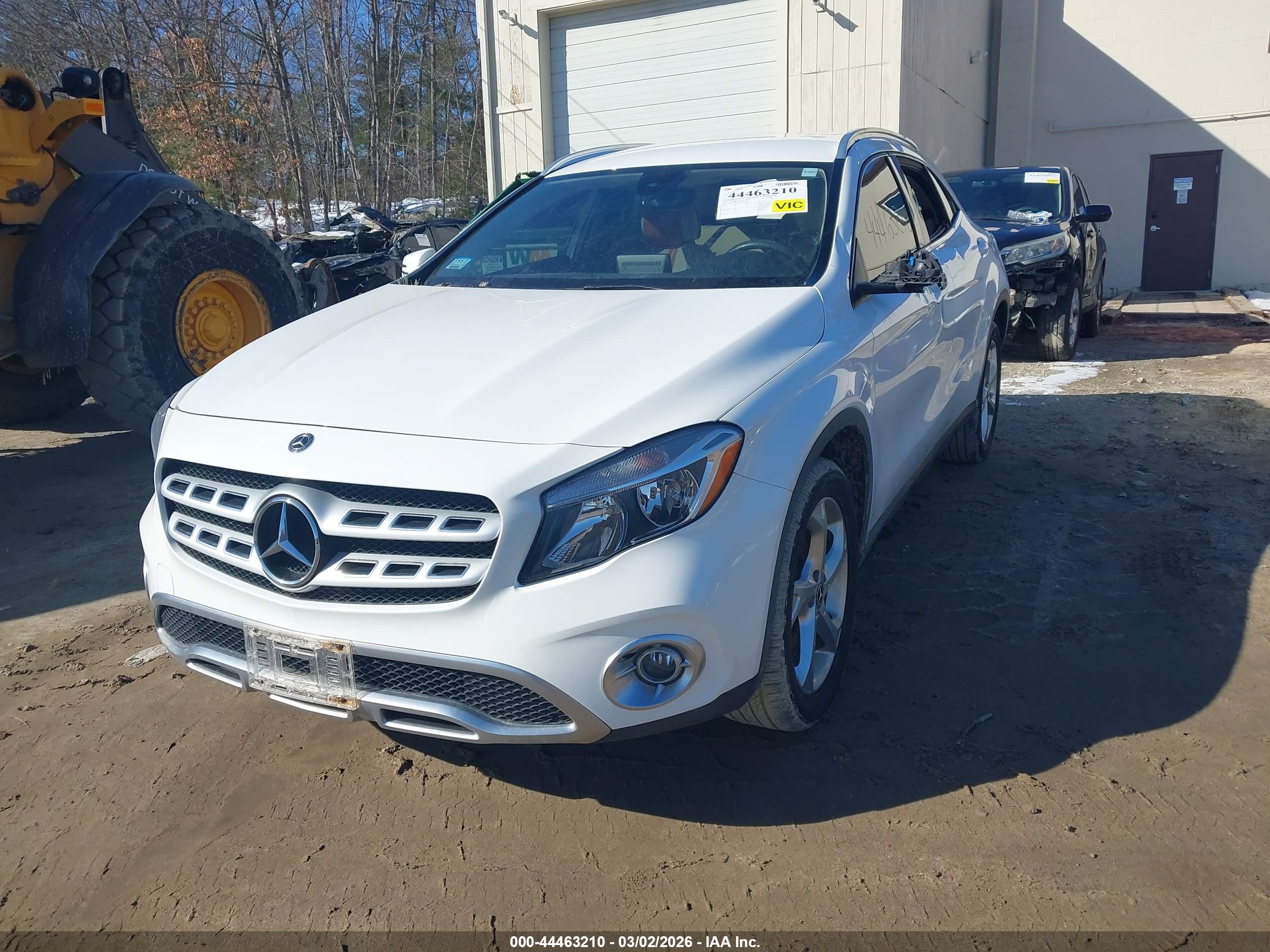 MERCEDES-BENZ GLA image 2