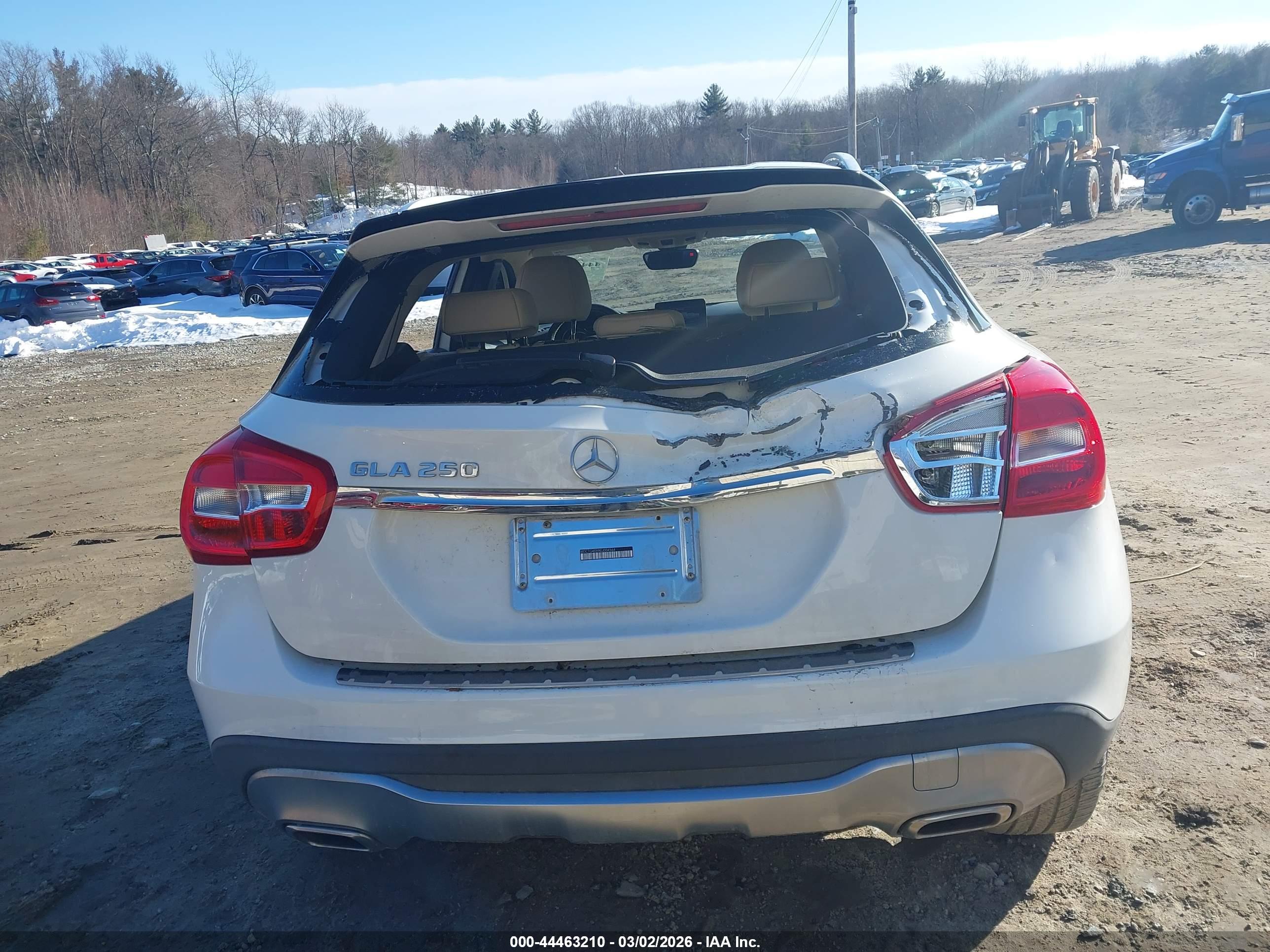 MERCEDES-BENZ GLA image 6