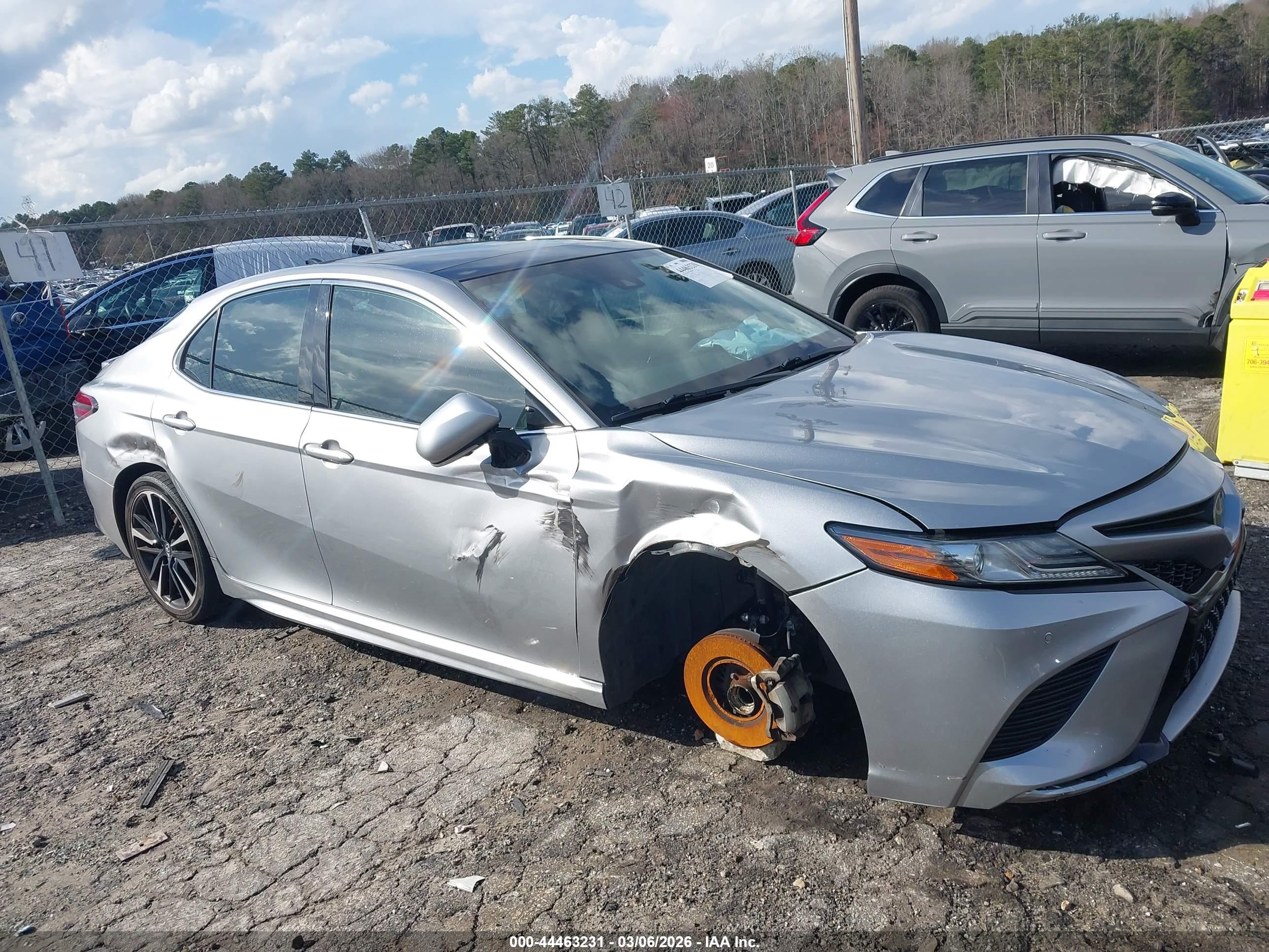 TOYOTA CAMRY image 6