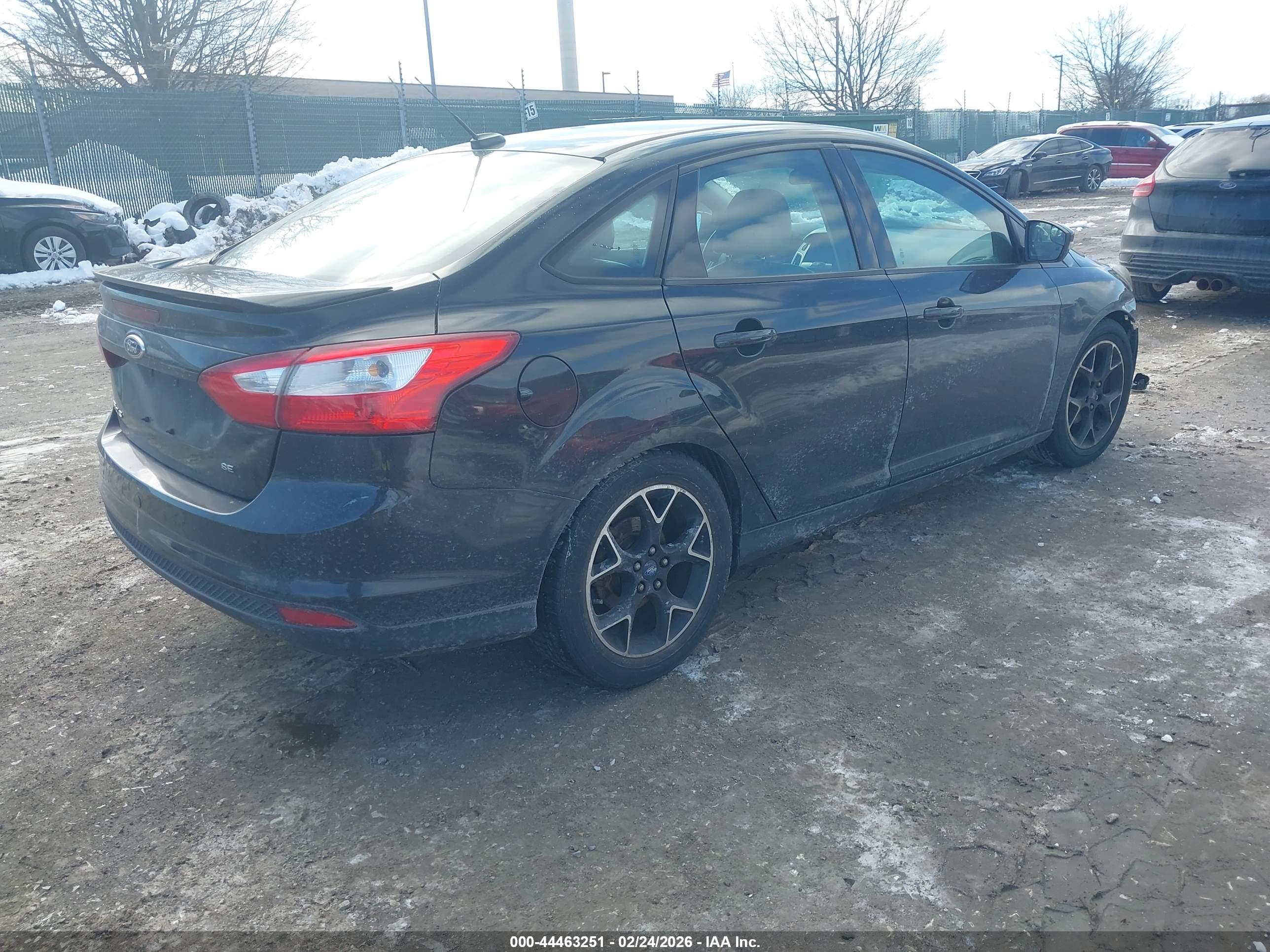 FORD FOCUS image 4