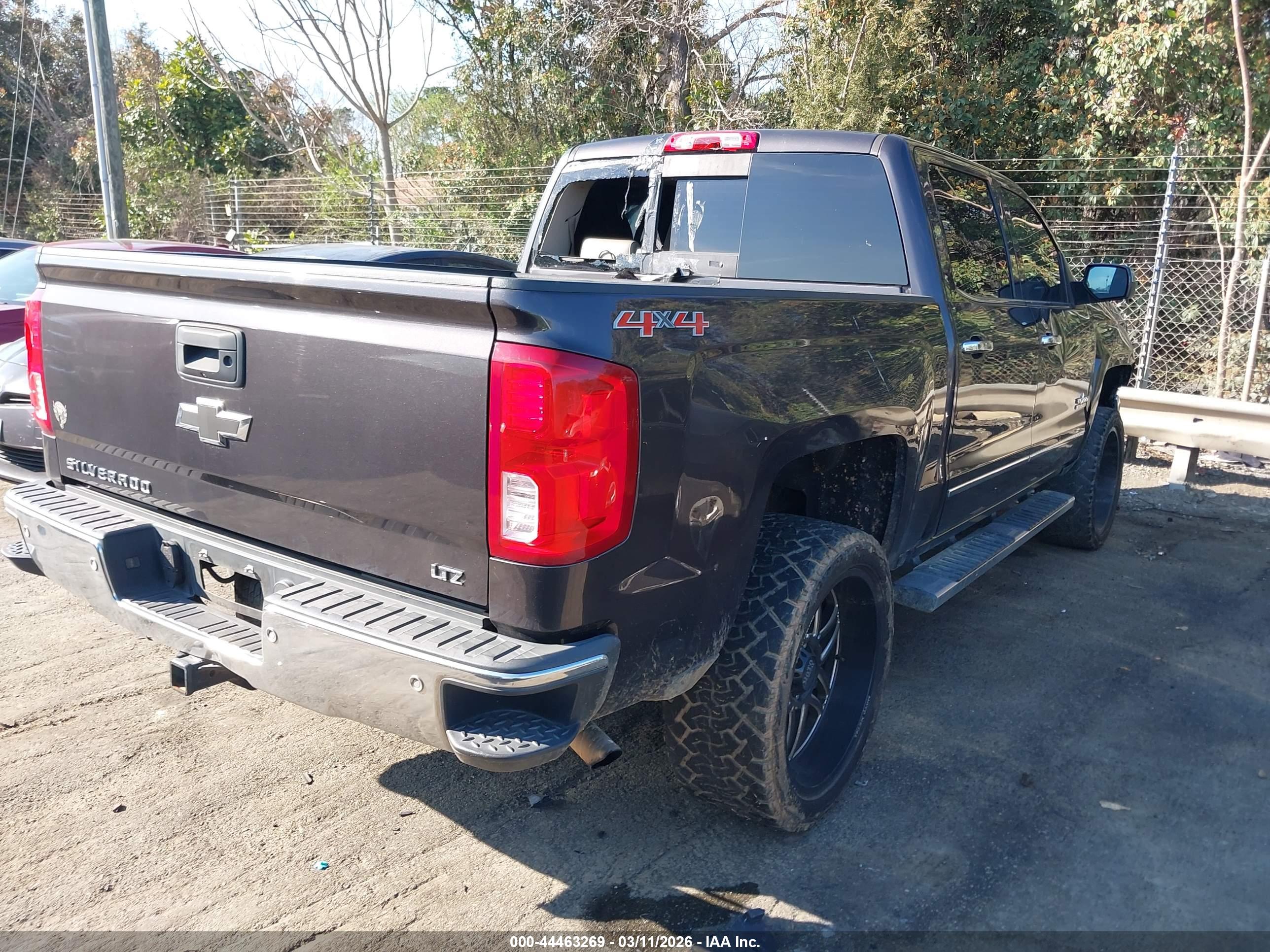 CHEVROLET SILVERADO image 4