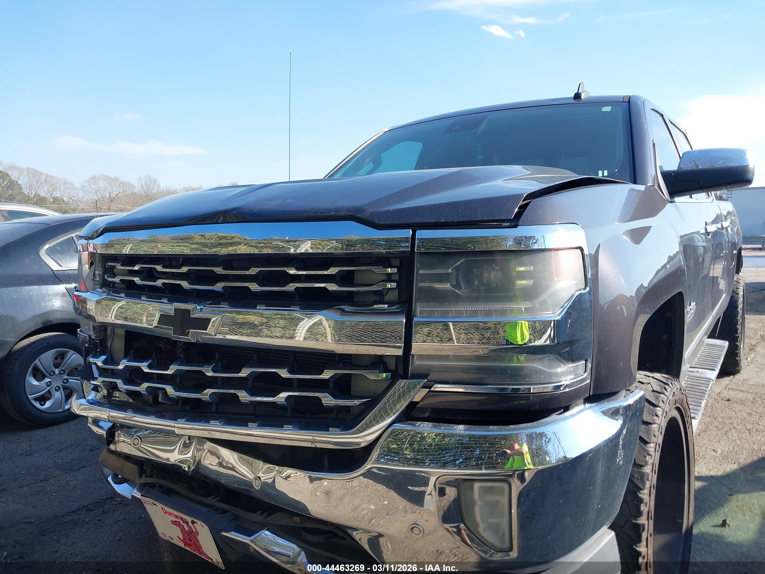 CHEVROLET SILVERADO image 6
