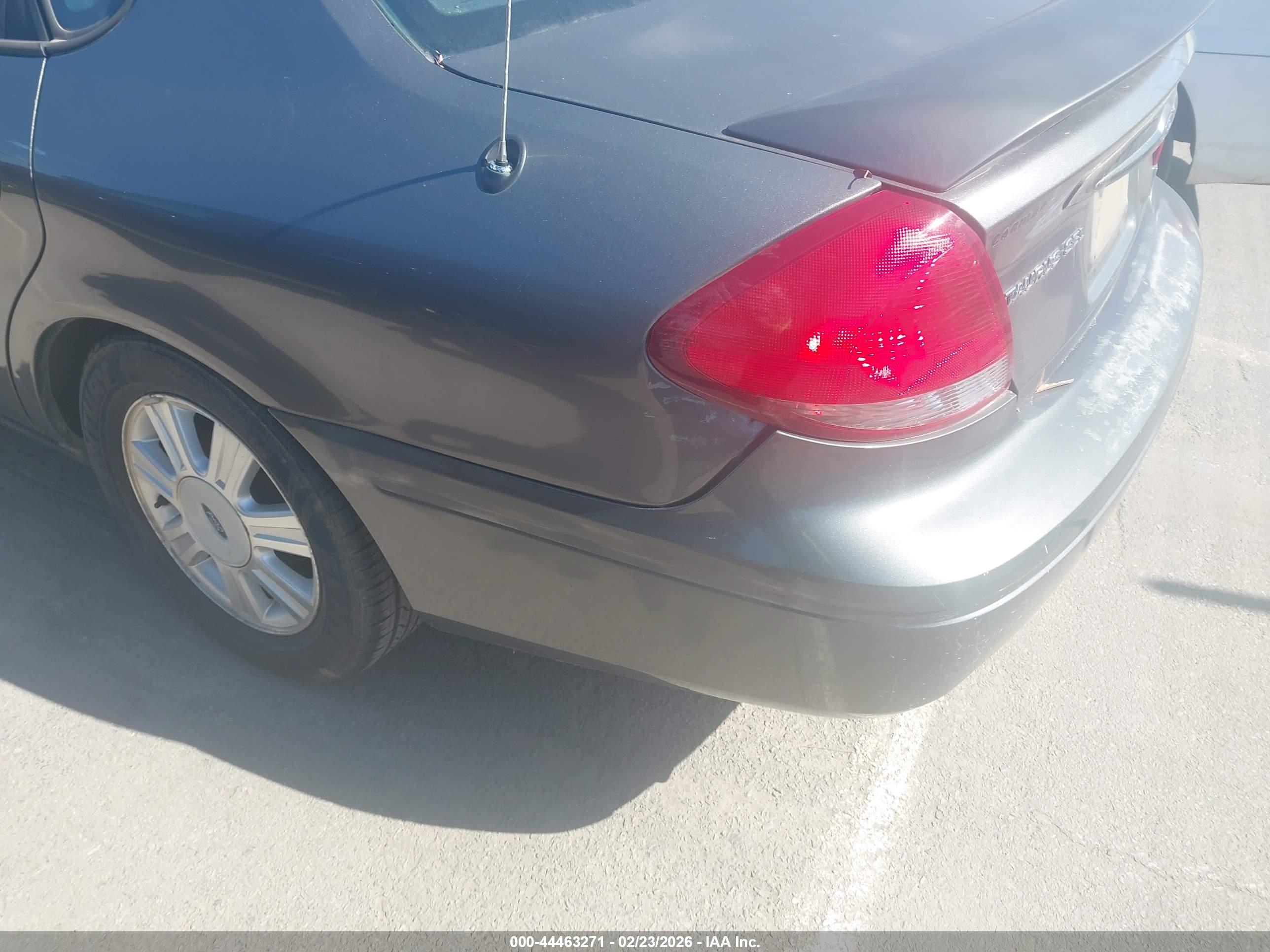 FORD TAURUS image 6