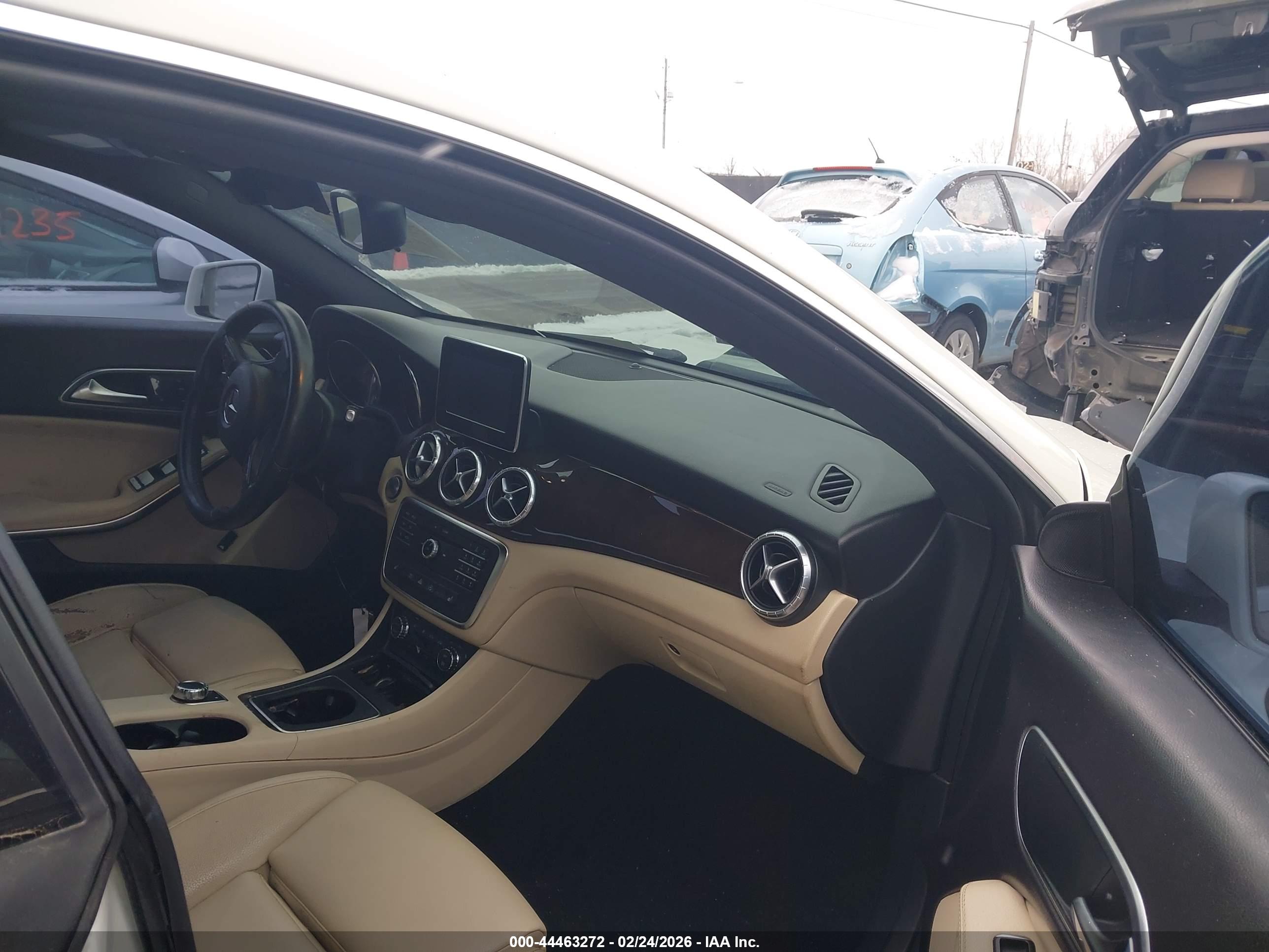 MERCEDES-BENZ CLA image 5