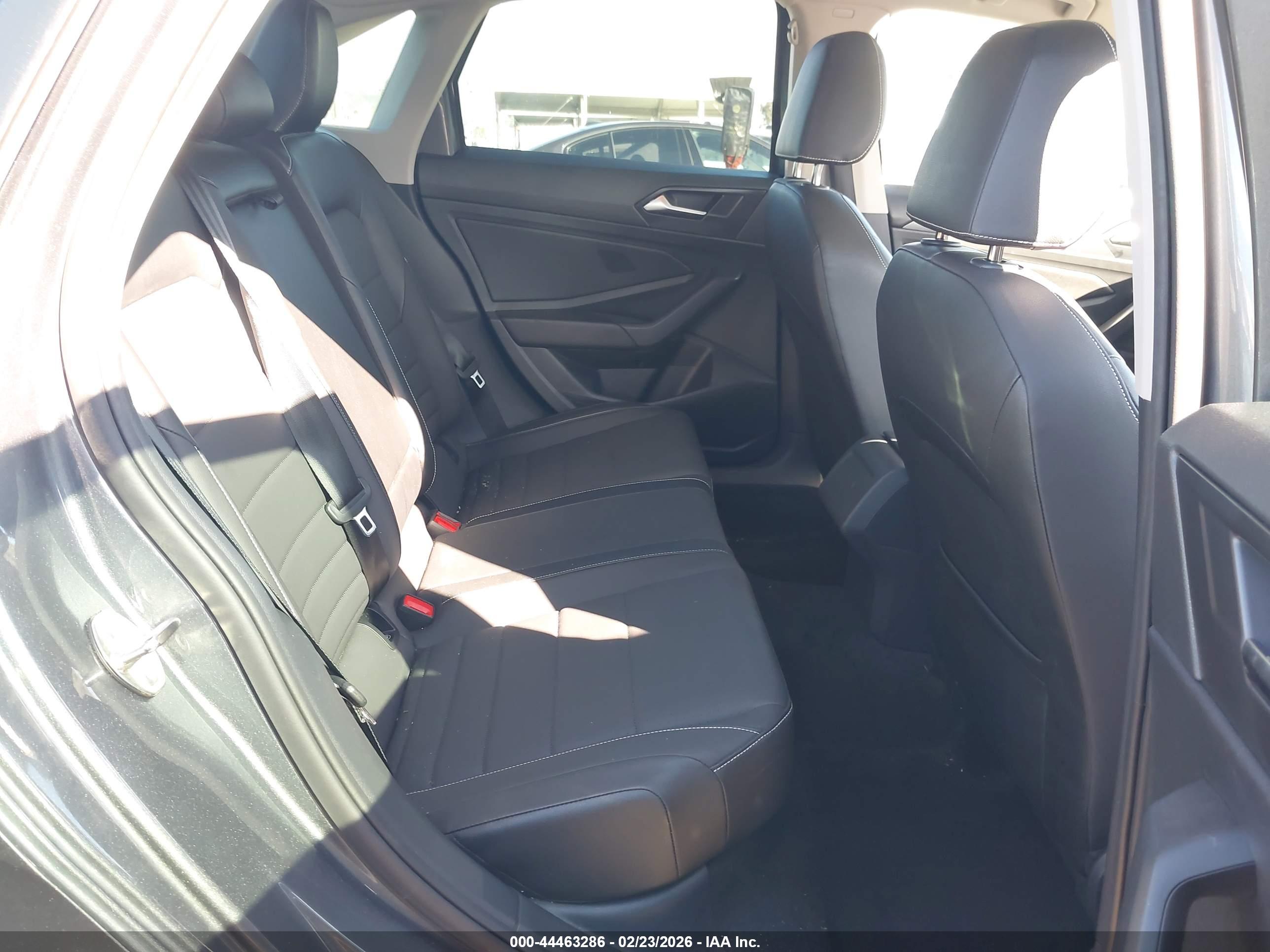 VOLKSWAGEN JETTA image 8