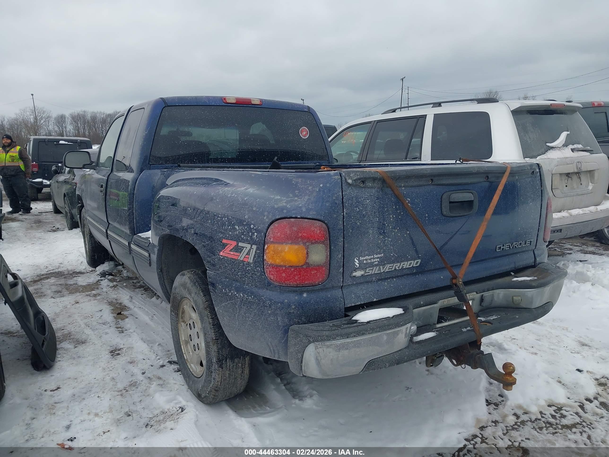 CHEVROLET SILVERADO image 3