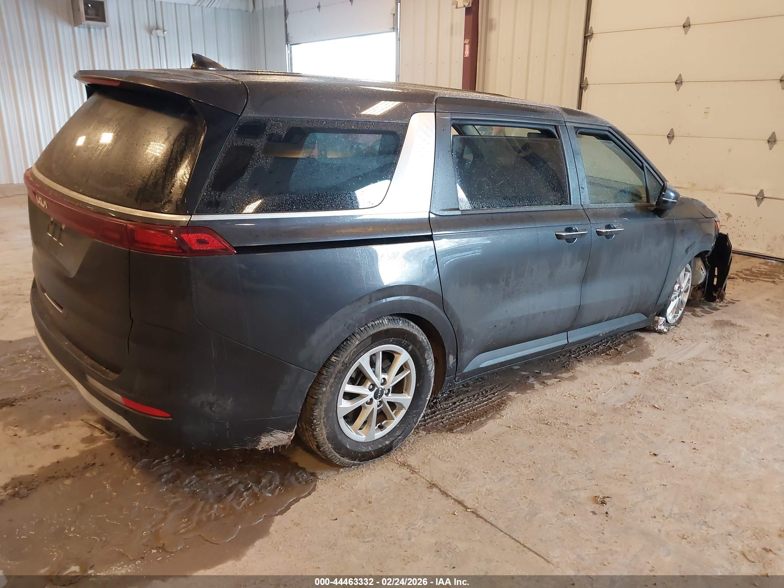KIA CARNIVAL image 4
