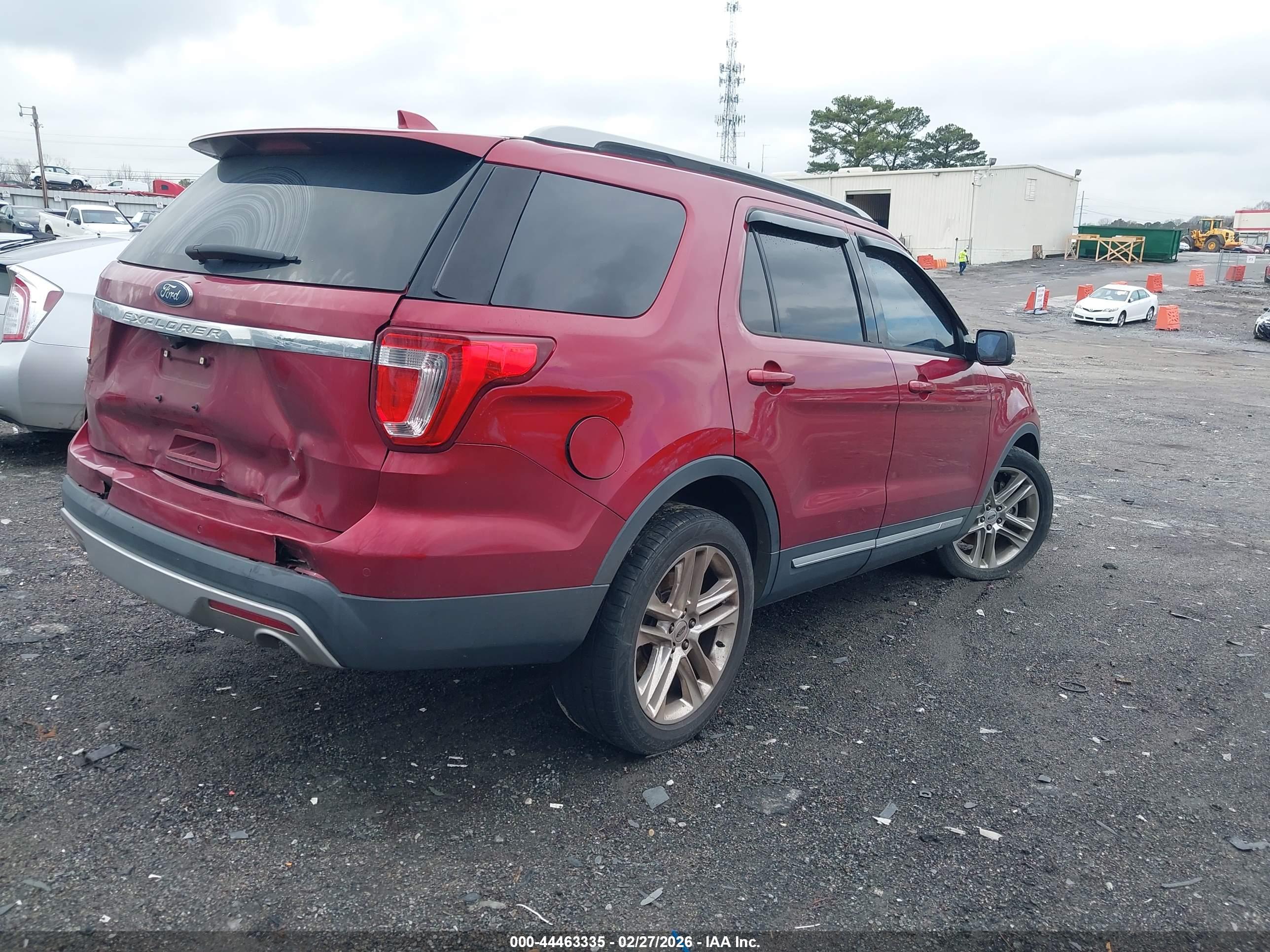 FORD EXPLORER image 4