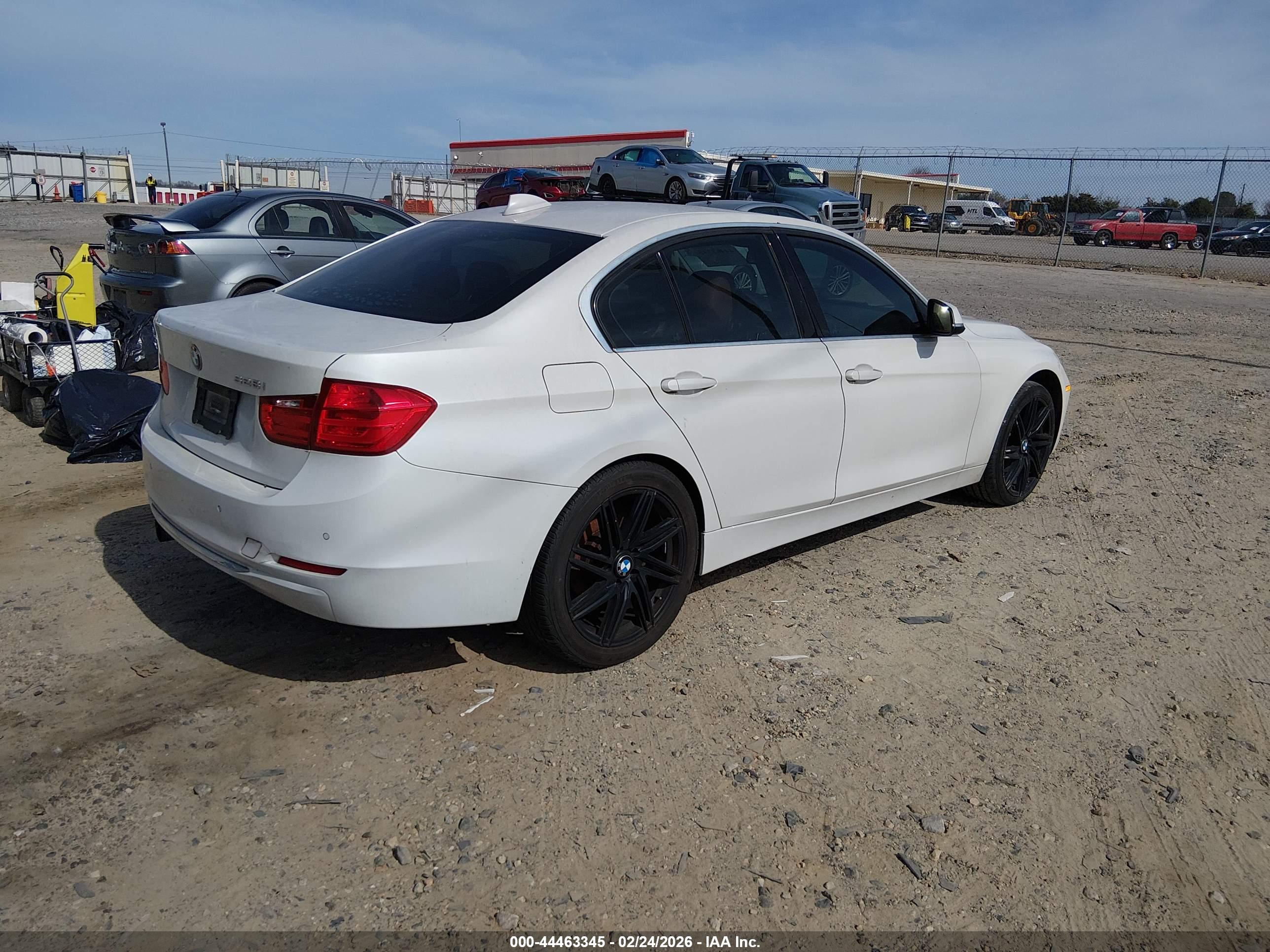 BMW 328I image 4