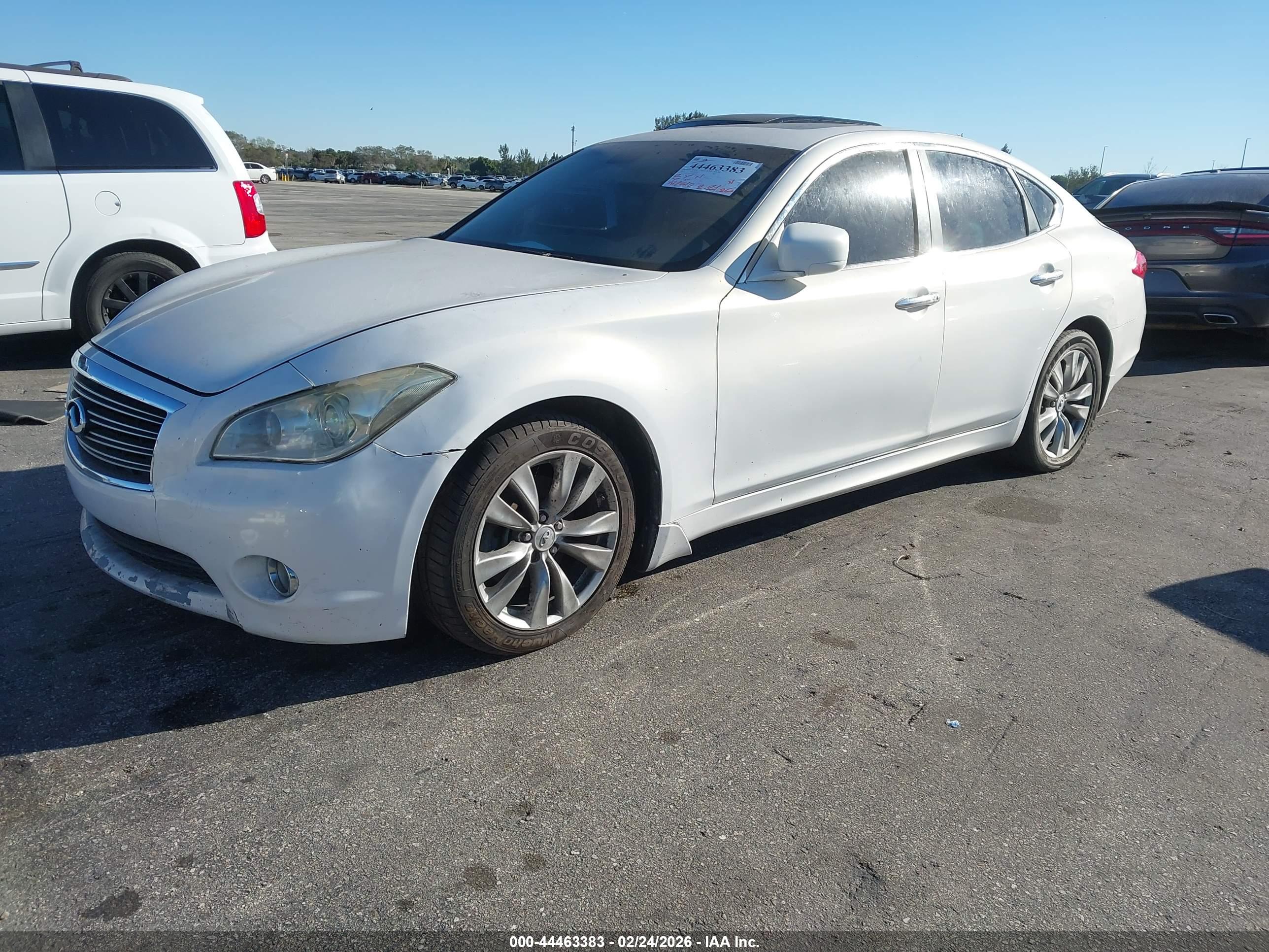 INFINITI M37 image 2