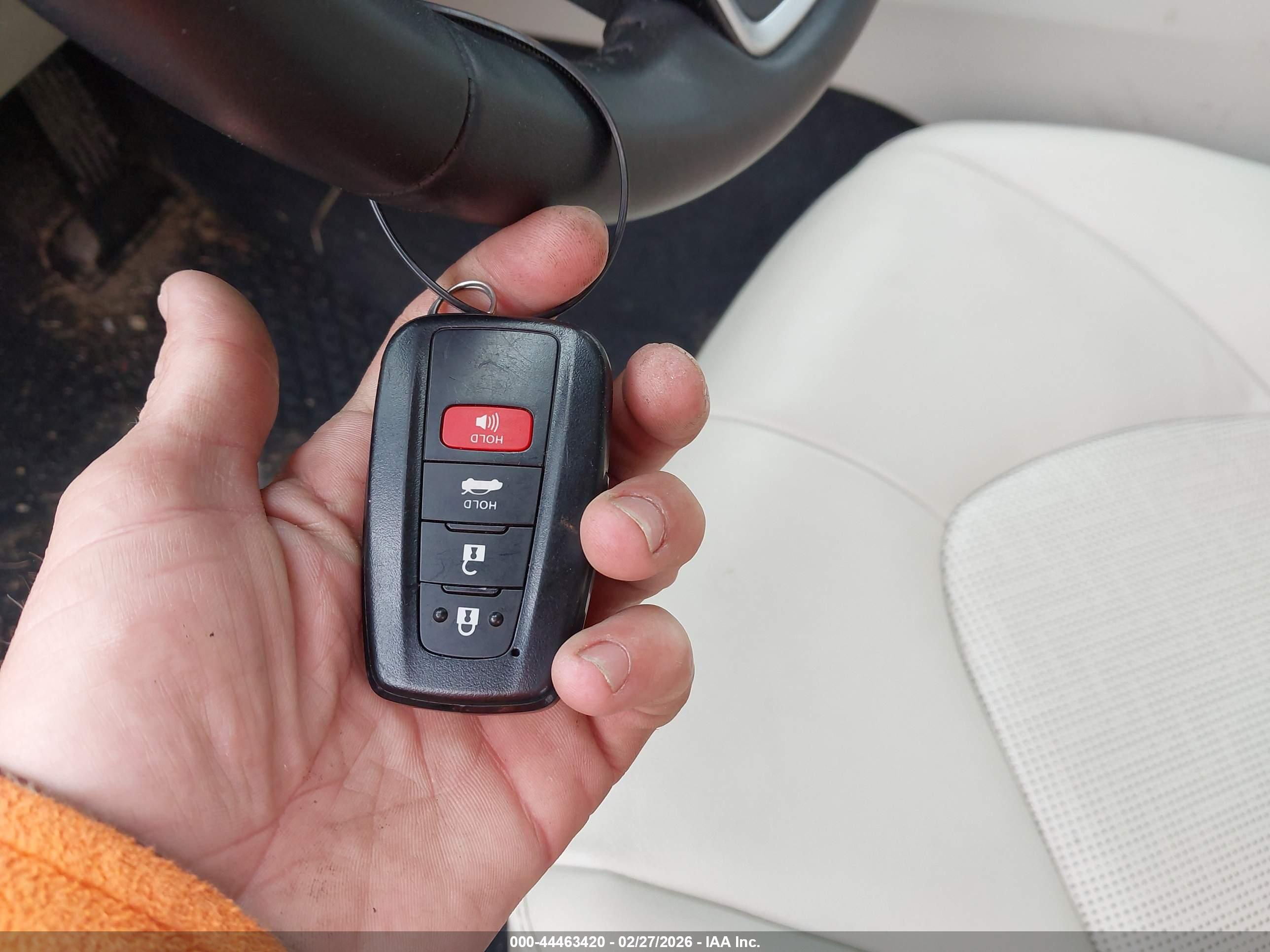 TOYOTA CAMRY image 11