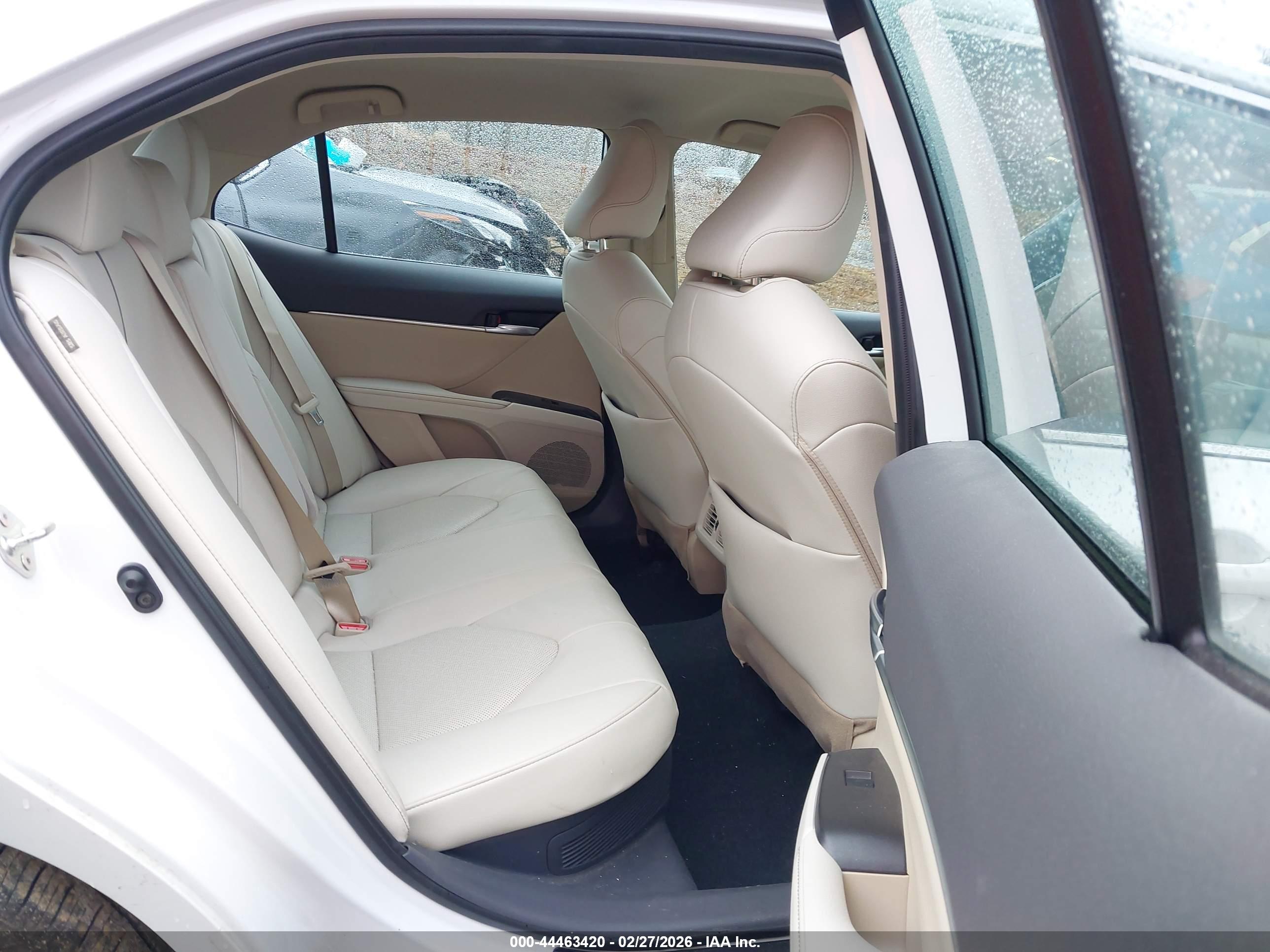 TOYOTA CAMRY image 8