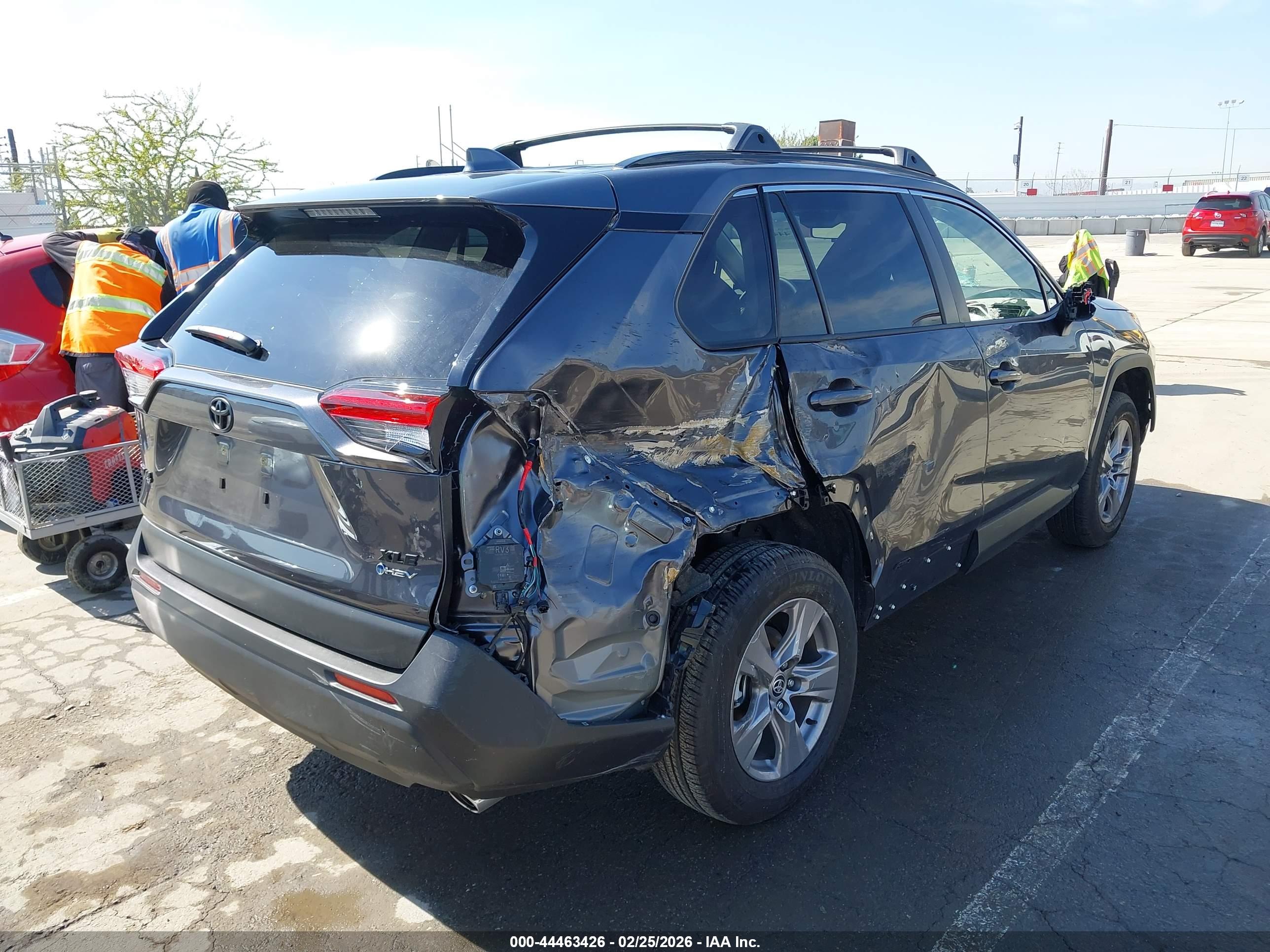 TOYOTA RAV4 image 4