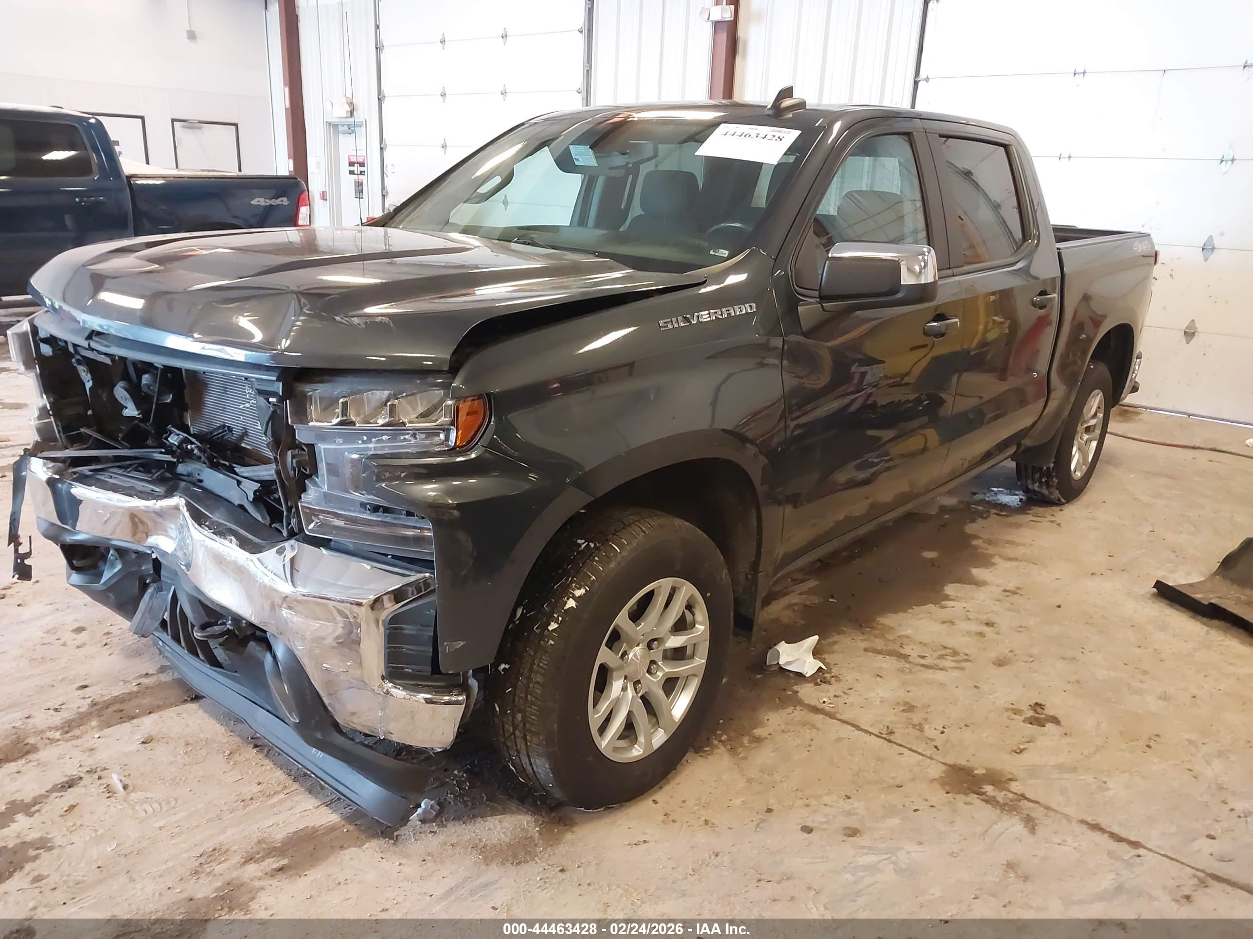 CHEVROLET SILVERADO image 2